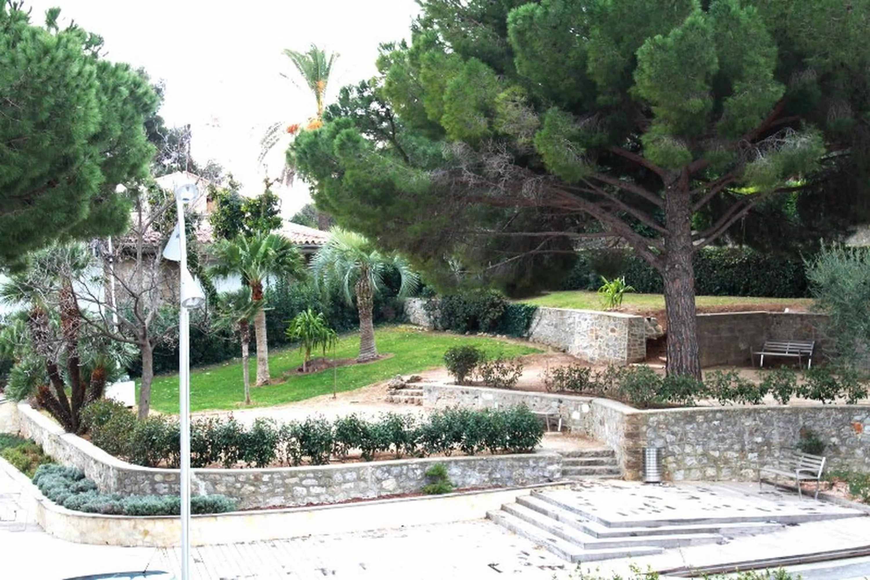Garden view in Hôtel Le Richiardi