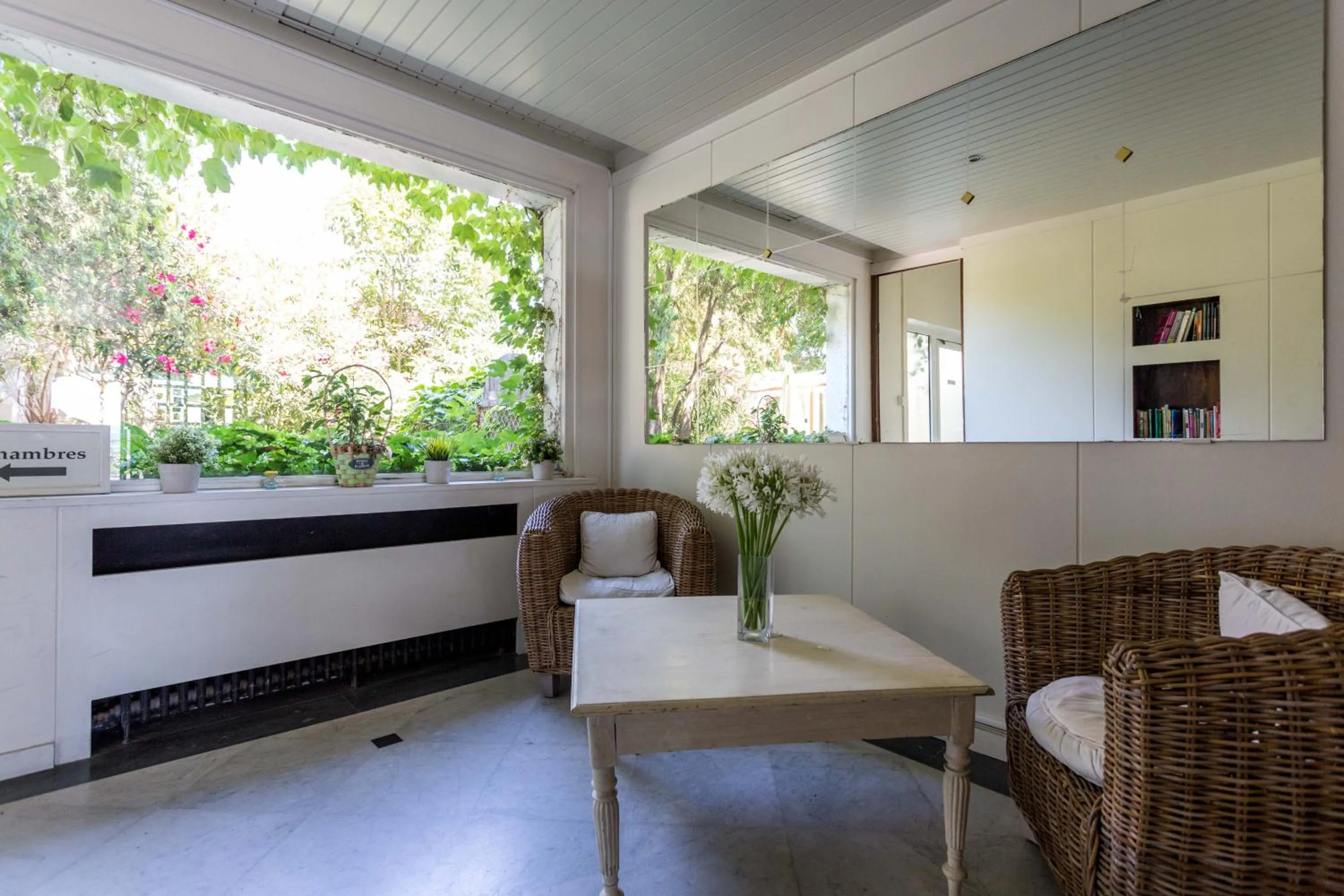 Seating area in Hôtel Le Richiardi