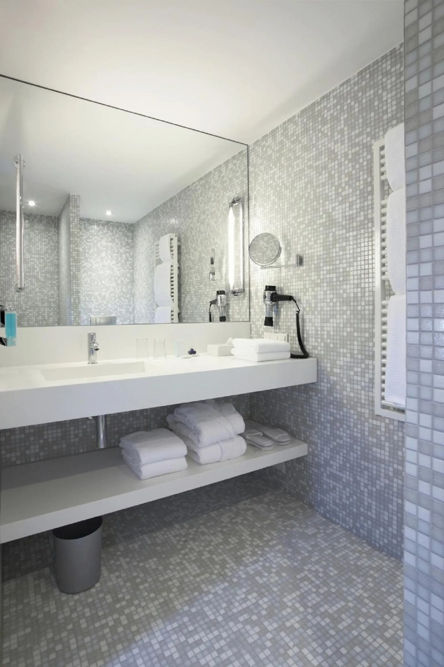 Bathroom in Empire Riverside Hotel