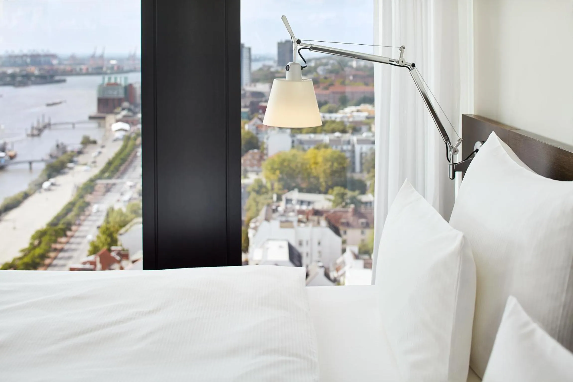 Bed in Empire Riverside Hotel