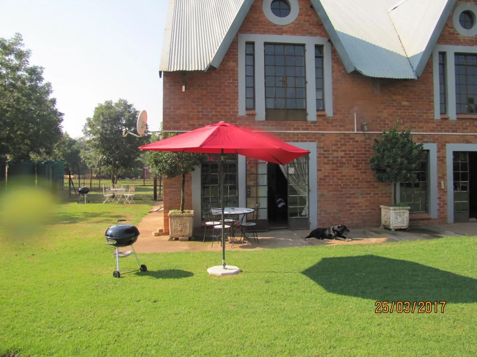 Patio in Millstream Inn guest house