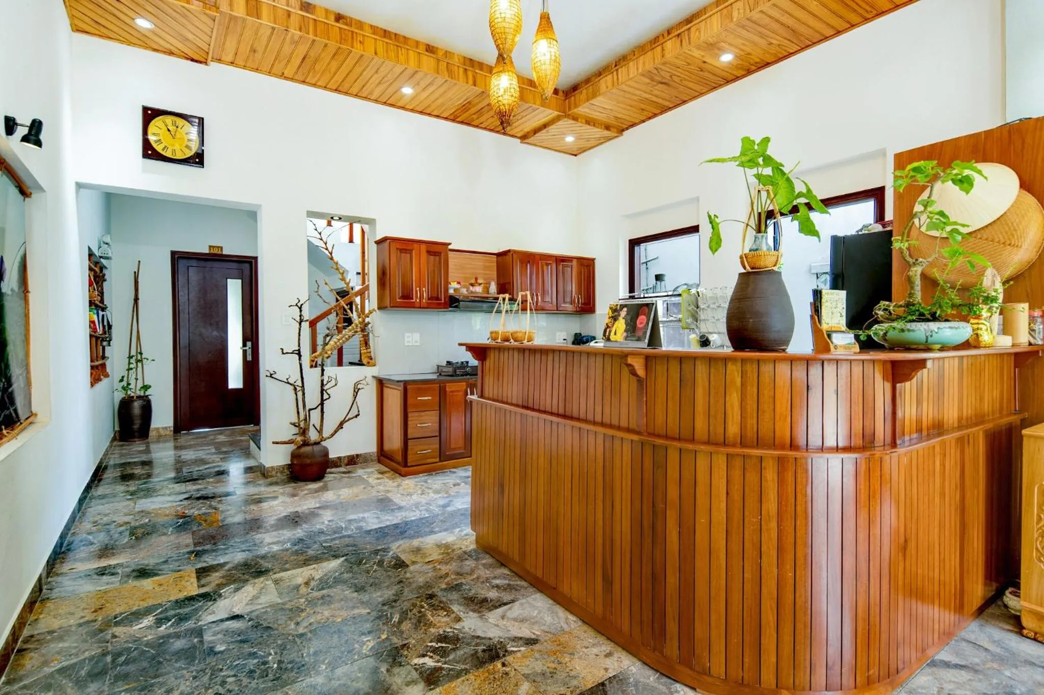 Lounge or bar in AnBang Morning Glory Beach Homestay 호이안 안방비치 숙소호텔