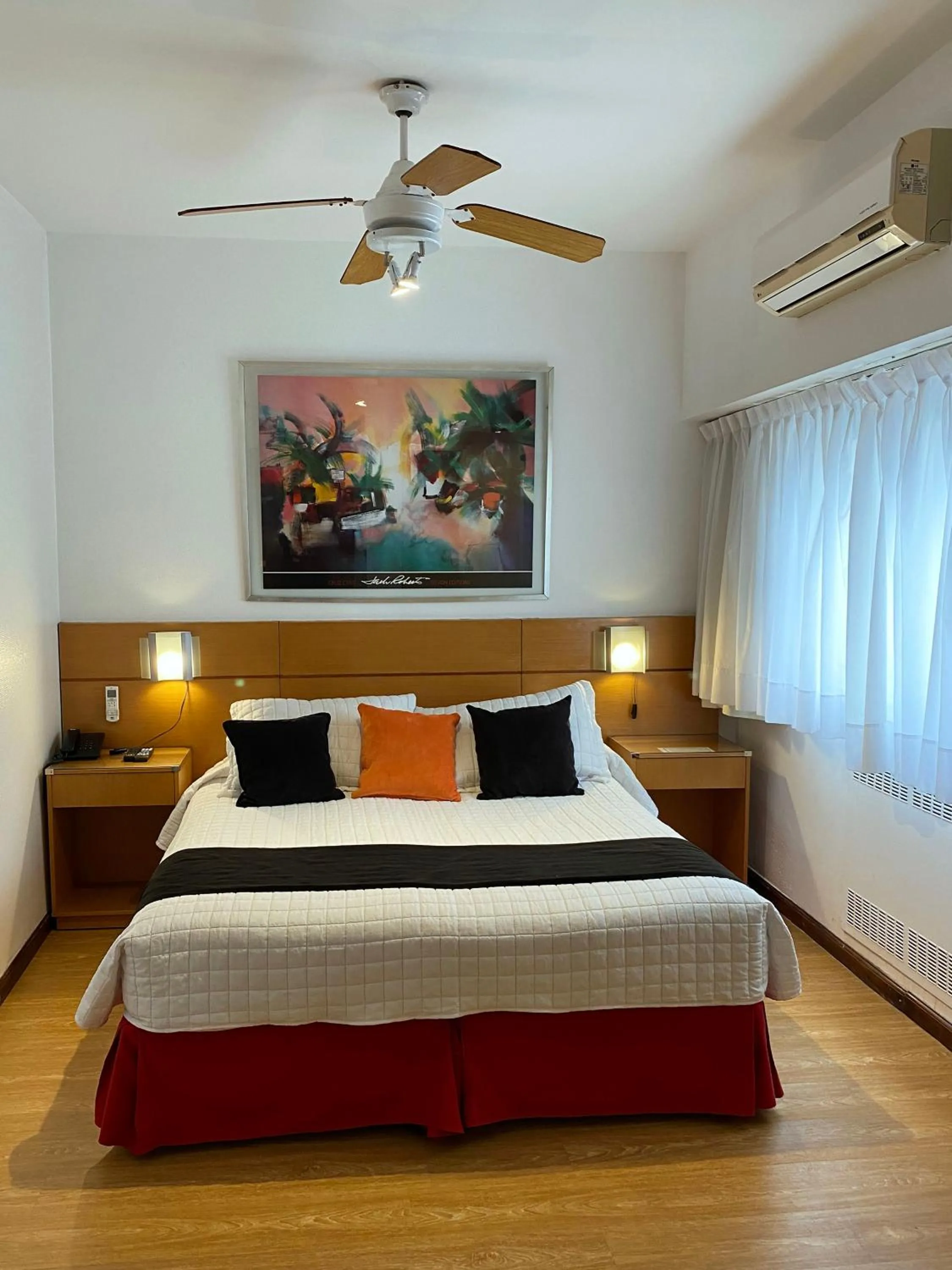 Bed in Sarmiento Palace Hotel