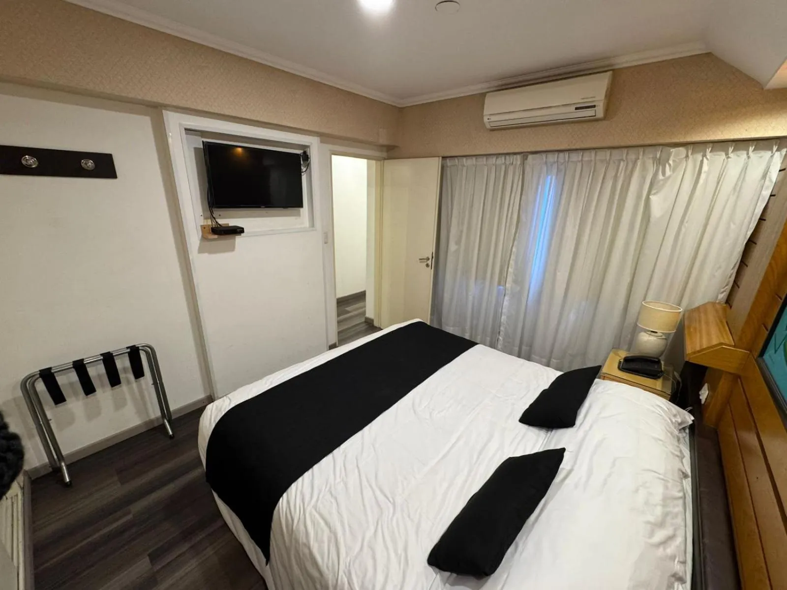 Bed in Sarmiento Palace Hotel