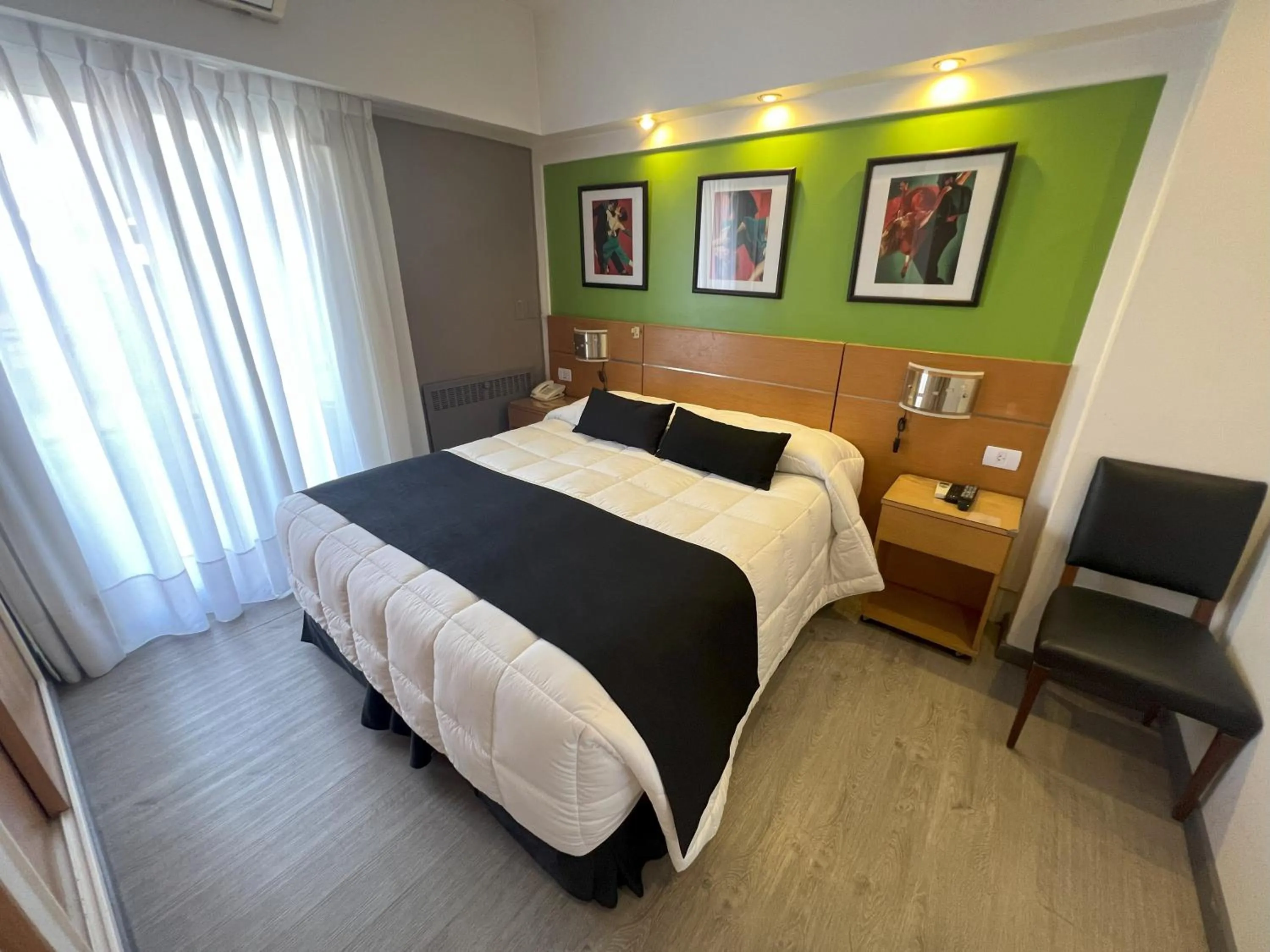 Bed in Sarmiento Palace Hotel