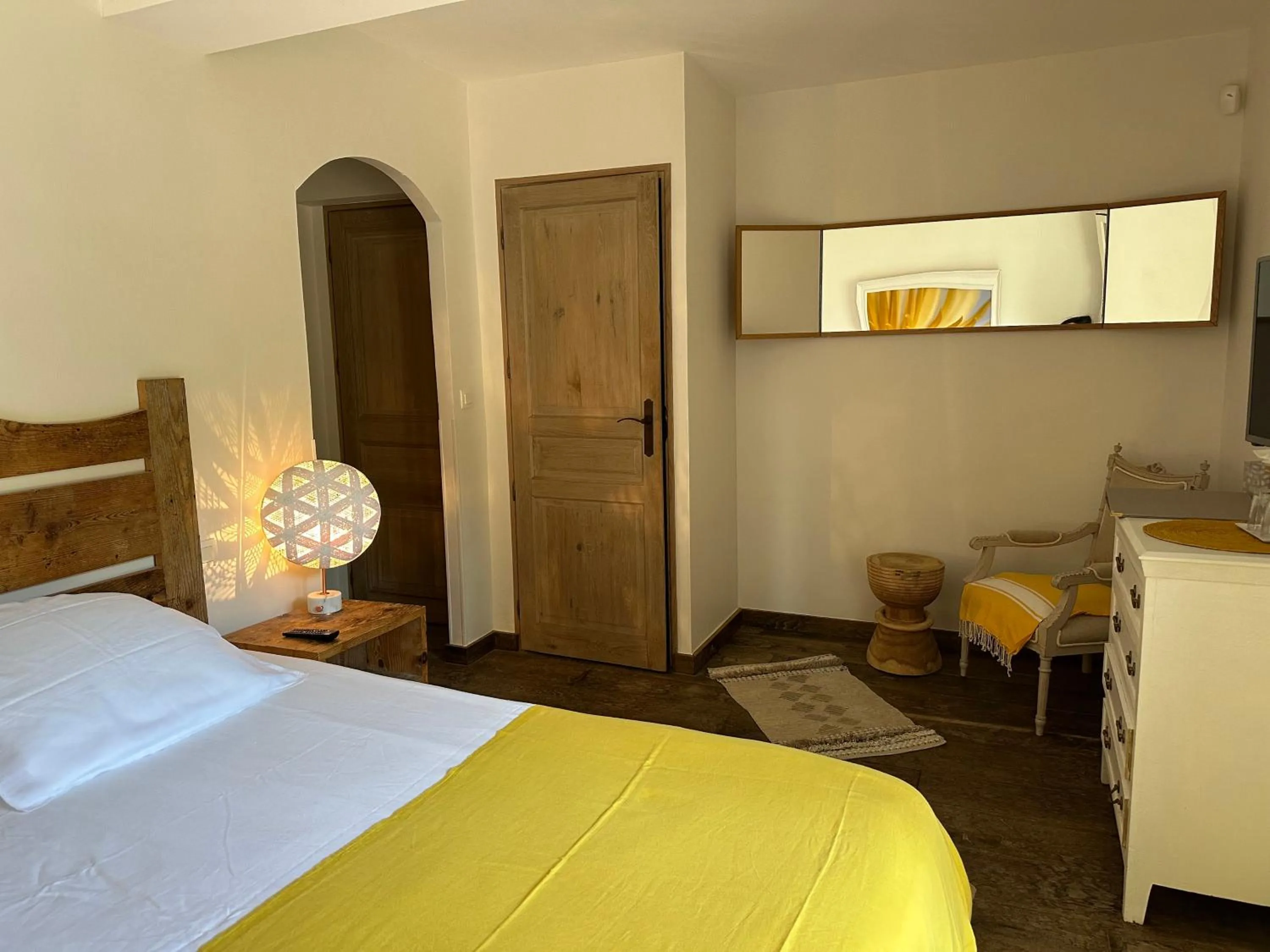 Photo of the whole room, Bed in Le Clos des Sept Palmiers