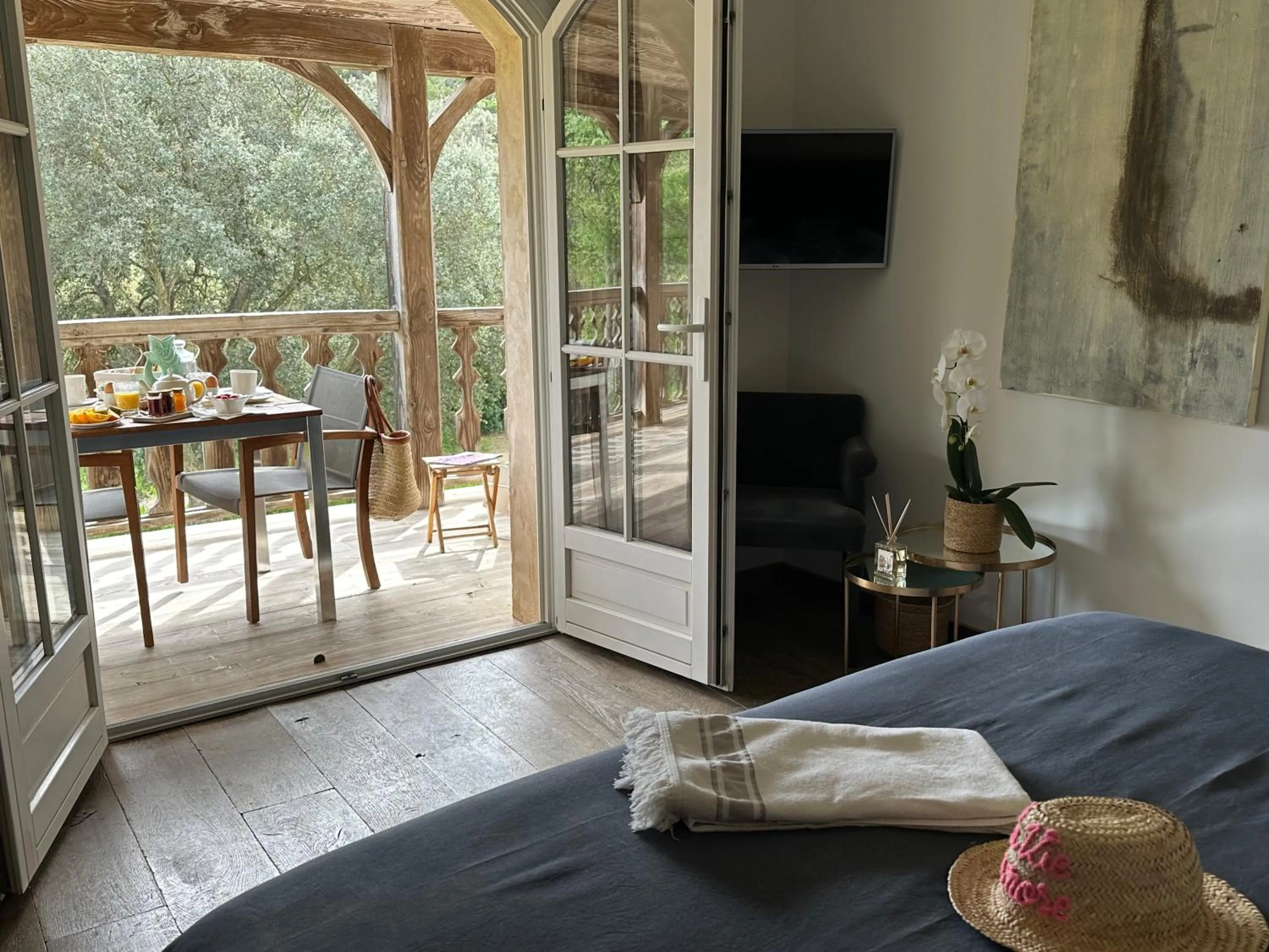 TV and multimedia, Bed in Le Clos des Sept Palmiers