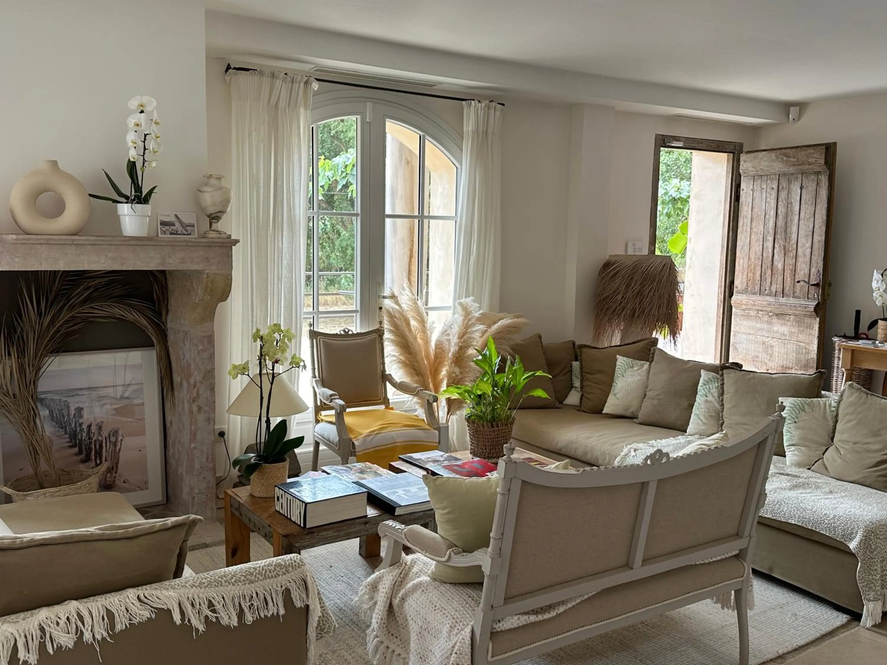 Seating area in Le Clos des Sept Palmiers