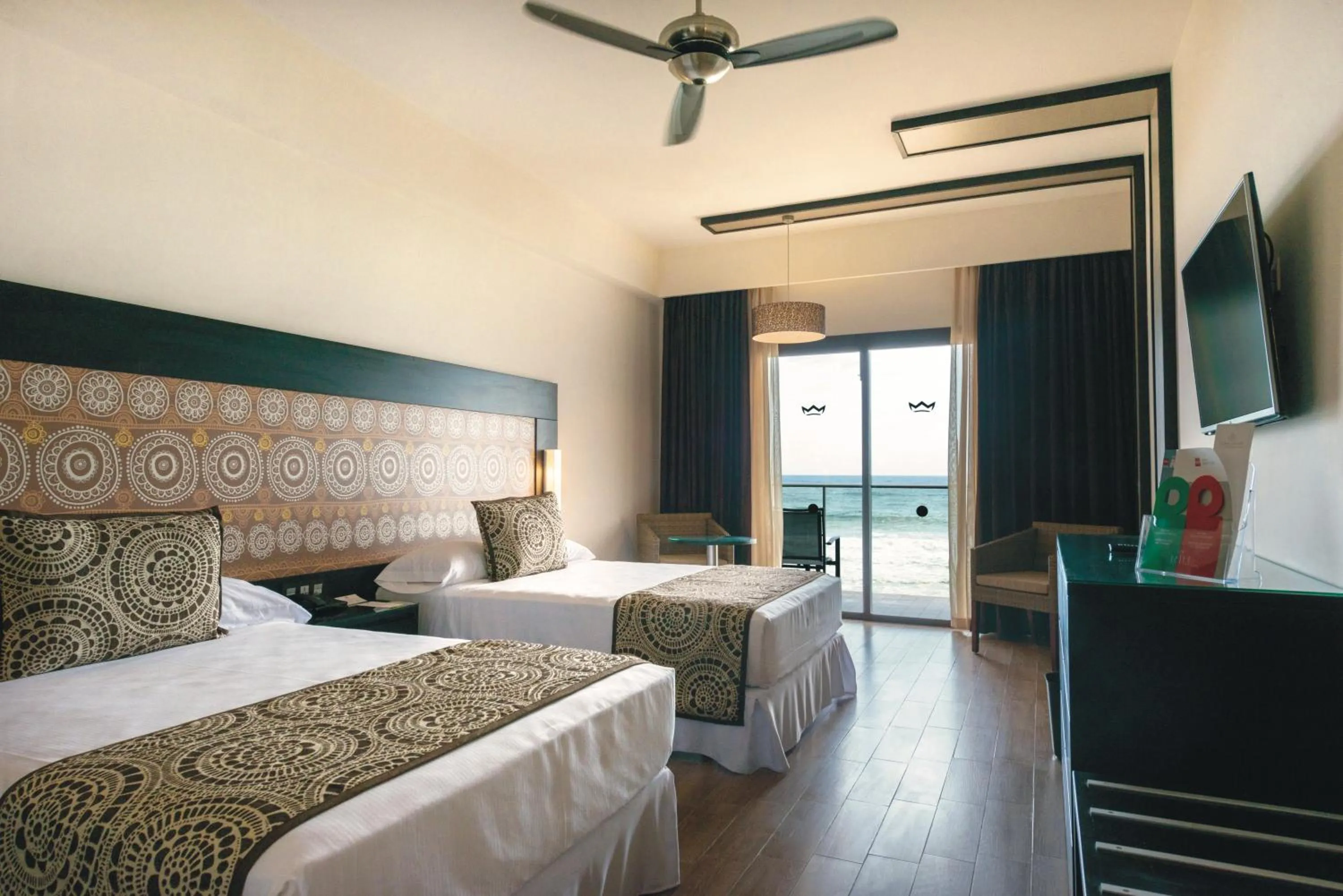 Bedroom, Bed in Riu Sri Lanka All Inclusive