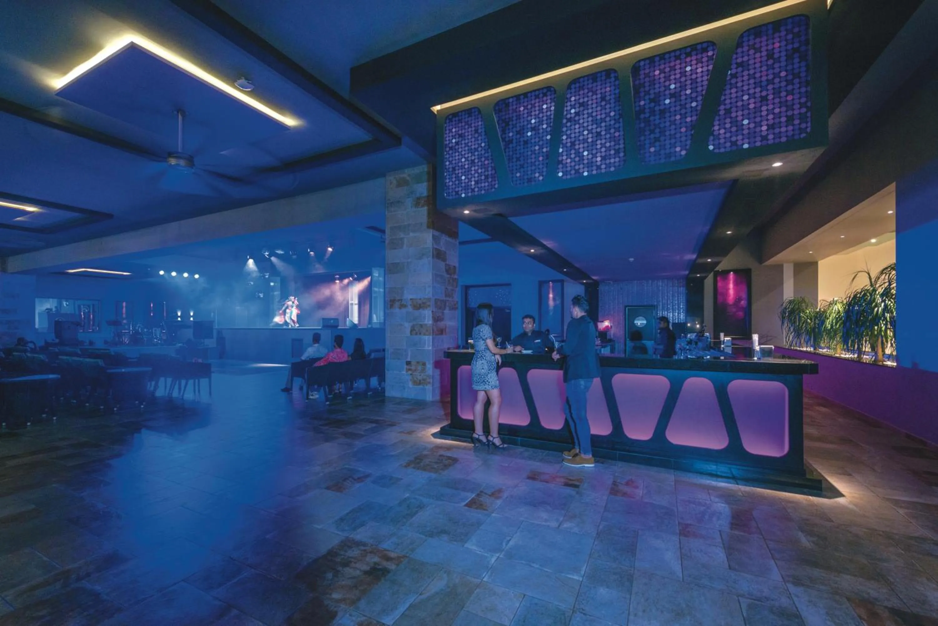 Lounge or bar in Riu Sri Lanka All Inclusive