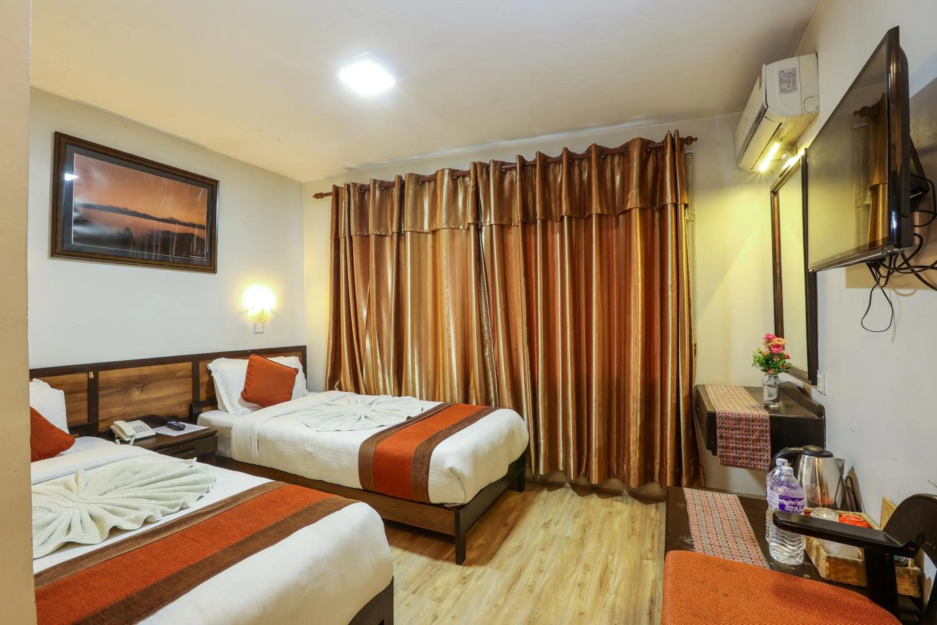 Bed in Hotel Himalayan Oasis