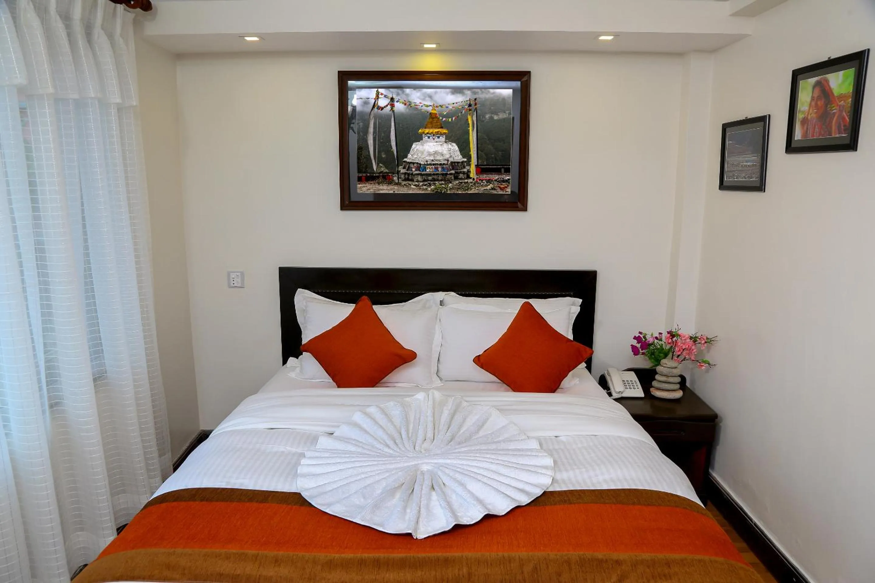 Bedroom, Bed in Hotel Himalayan Oasis