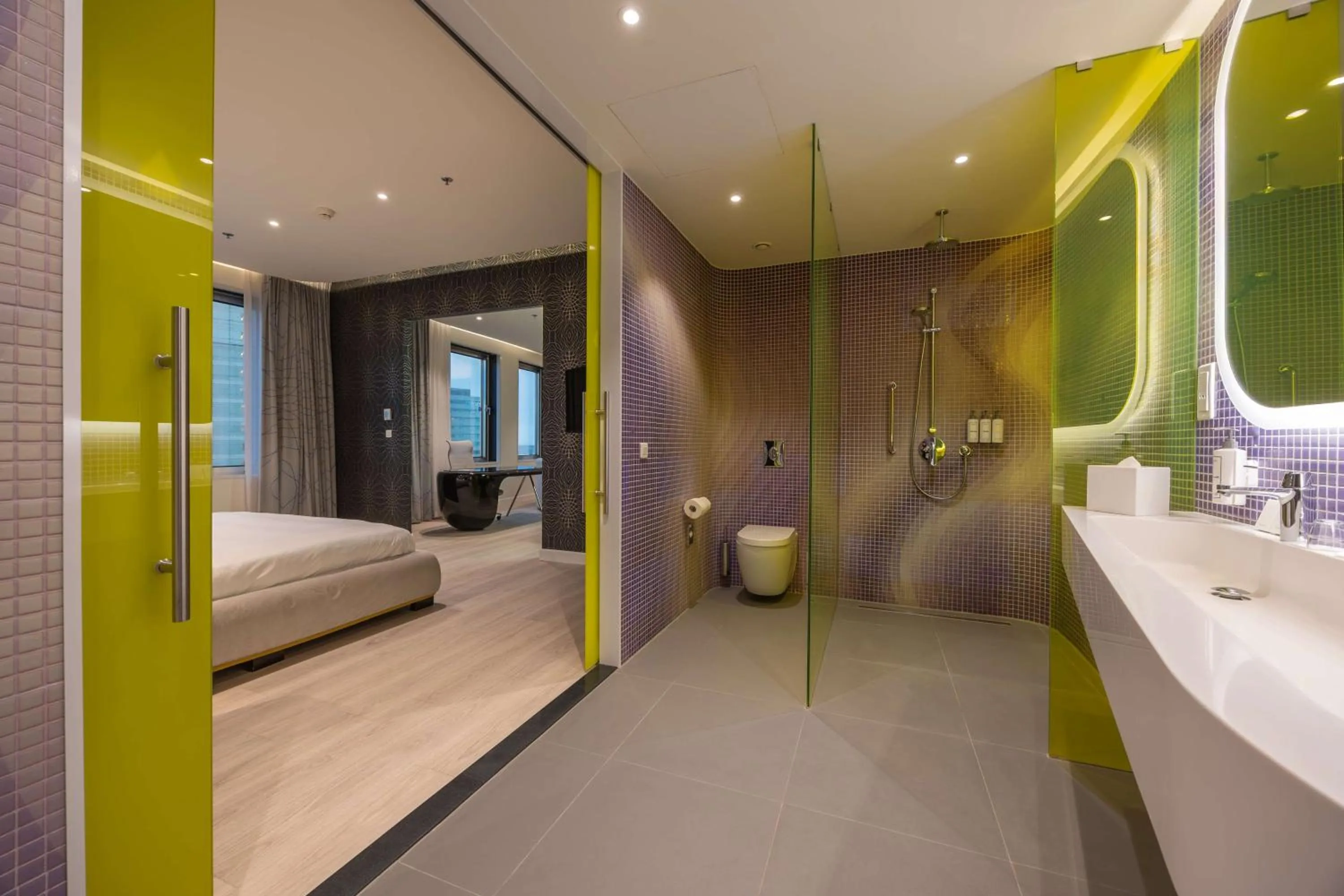Bathroom, Bed in Park Inn by Radisson Amsterdam City West