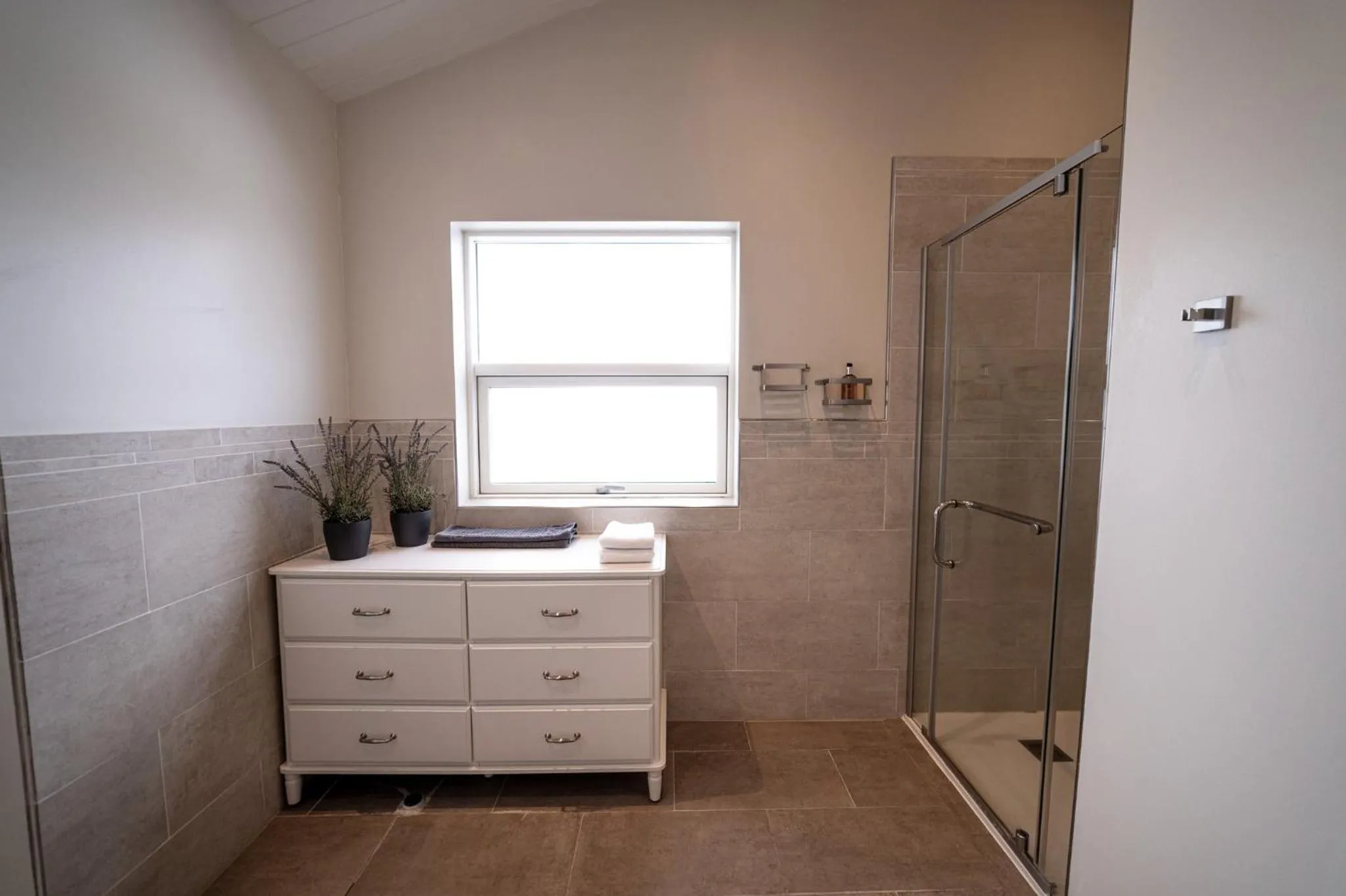 Bathroom in Miðhraun - Lava resort & Restaurant