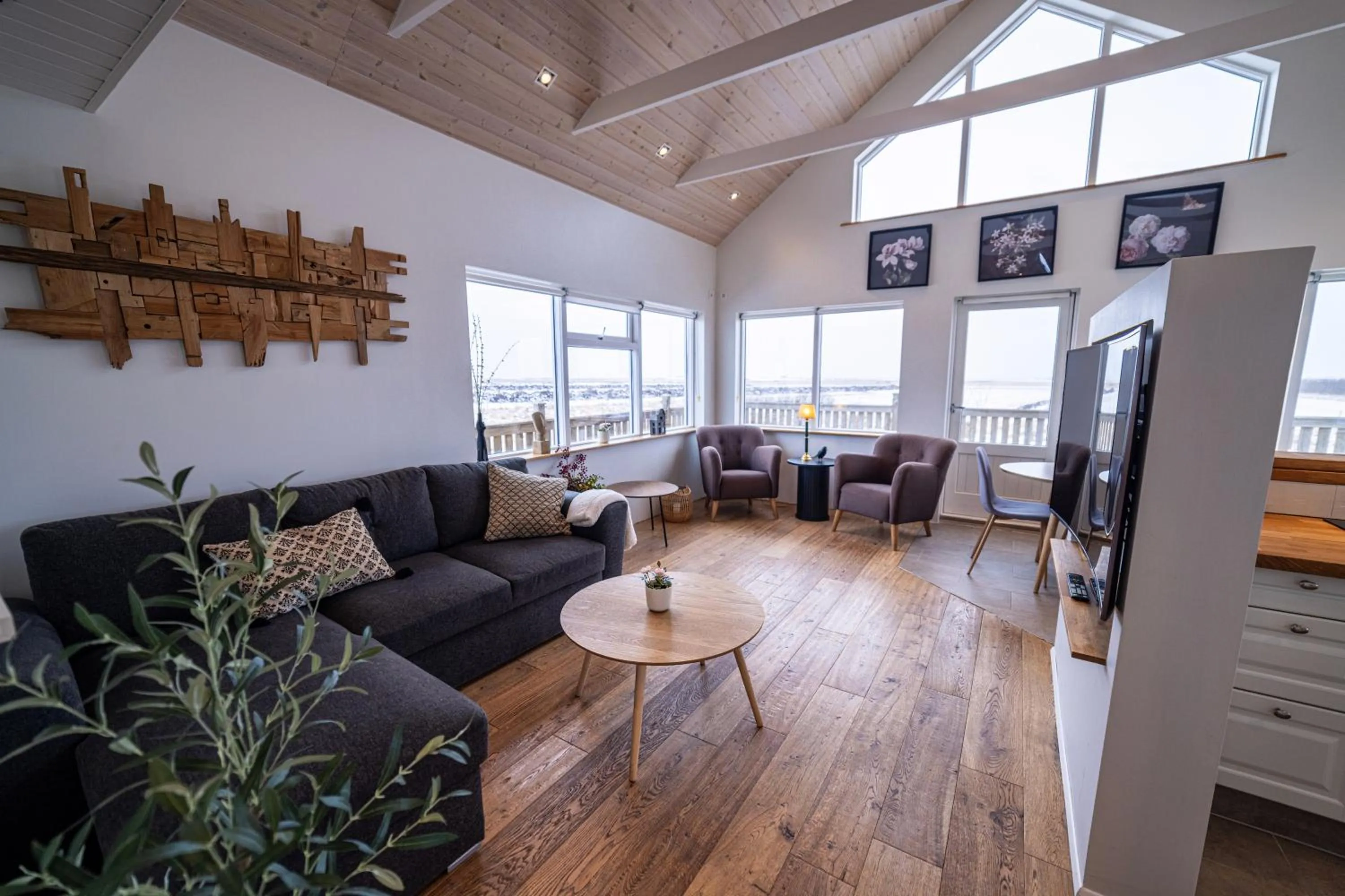 TV and multimedia in Miðhraun - Lava resort & Restaurant