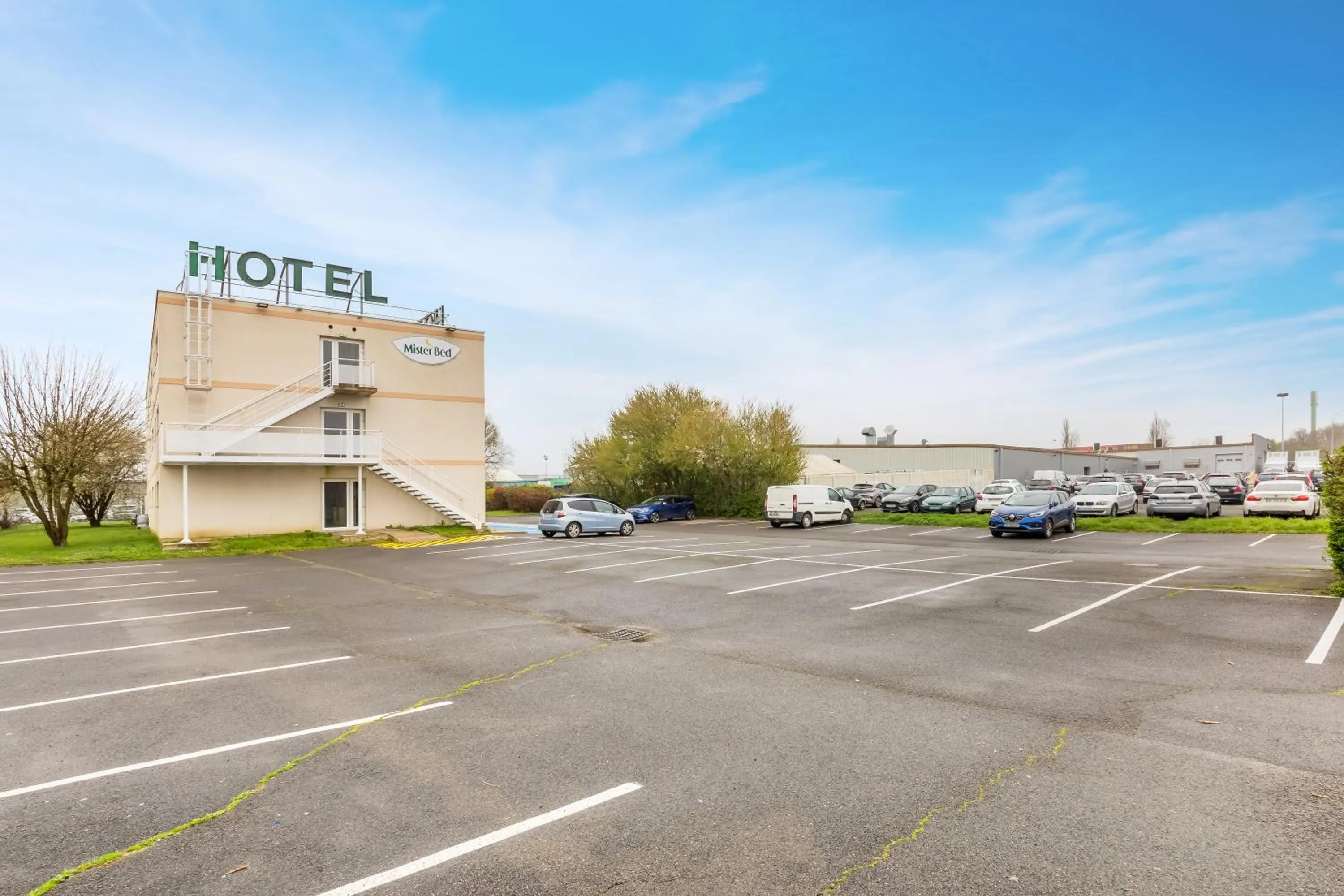 Property building in Mister Bed Chambray Les Tours