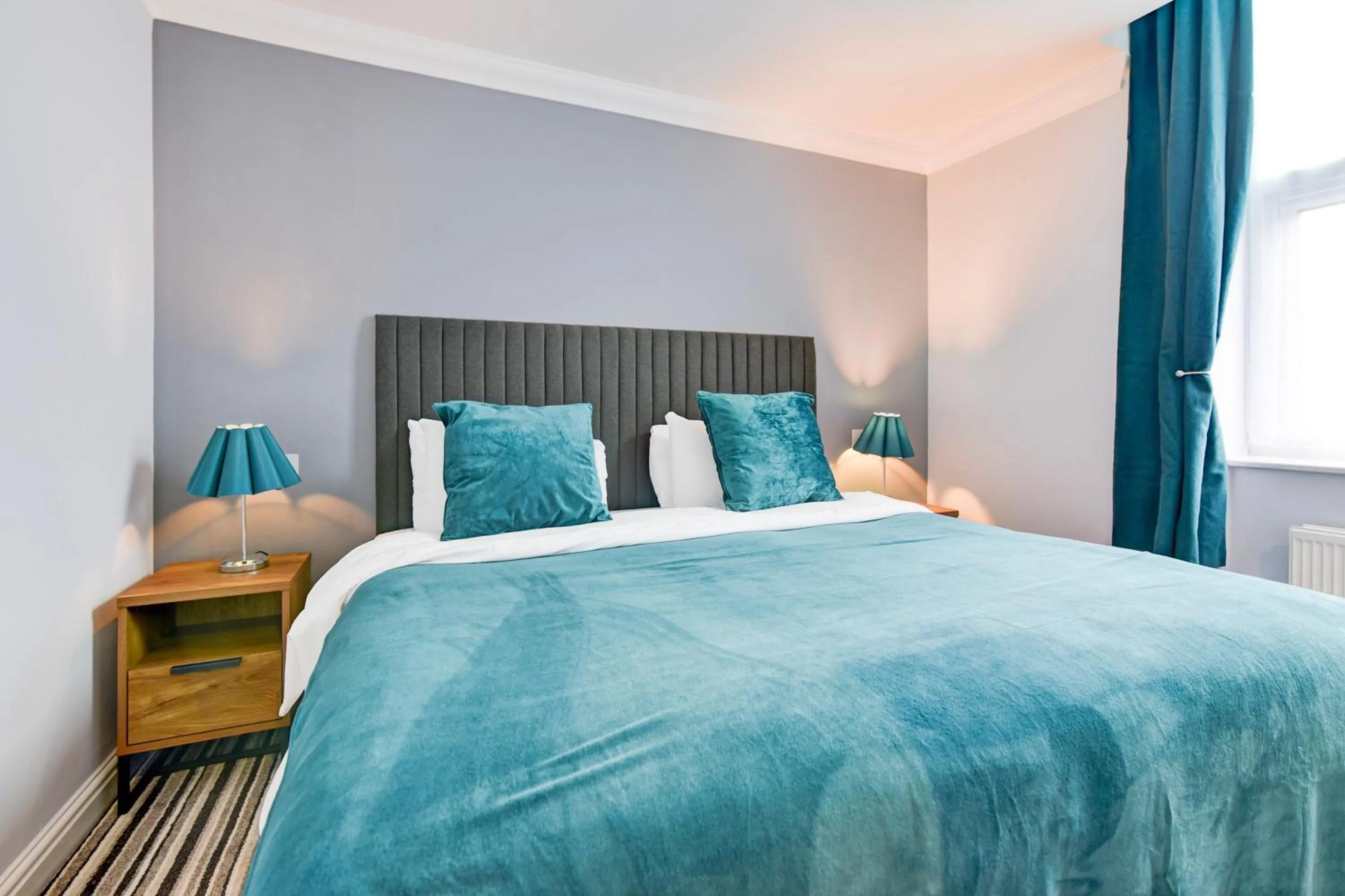 Bedroom, Bed in Aston Court Derby City Centre by Belvilla