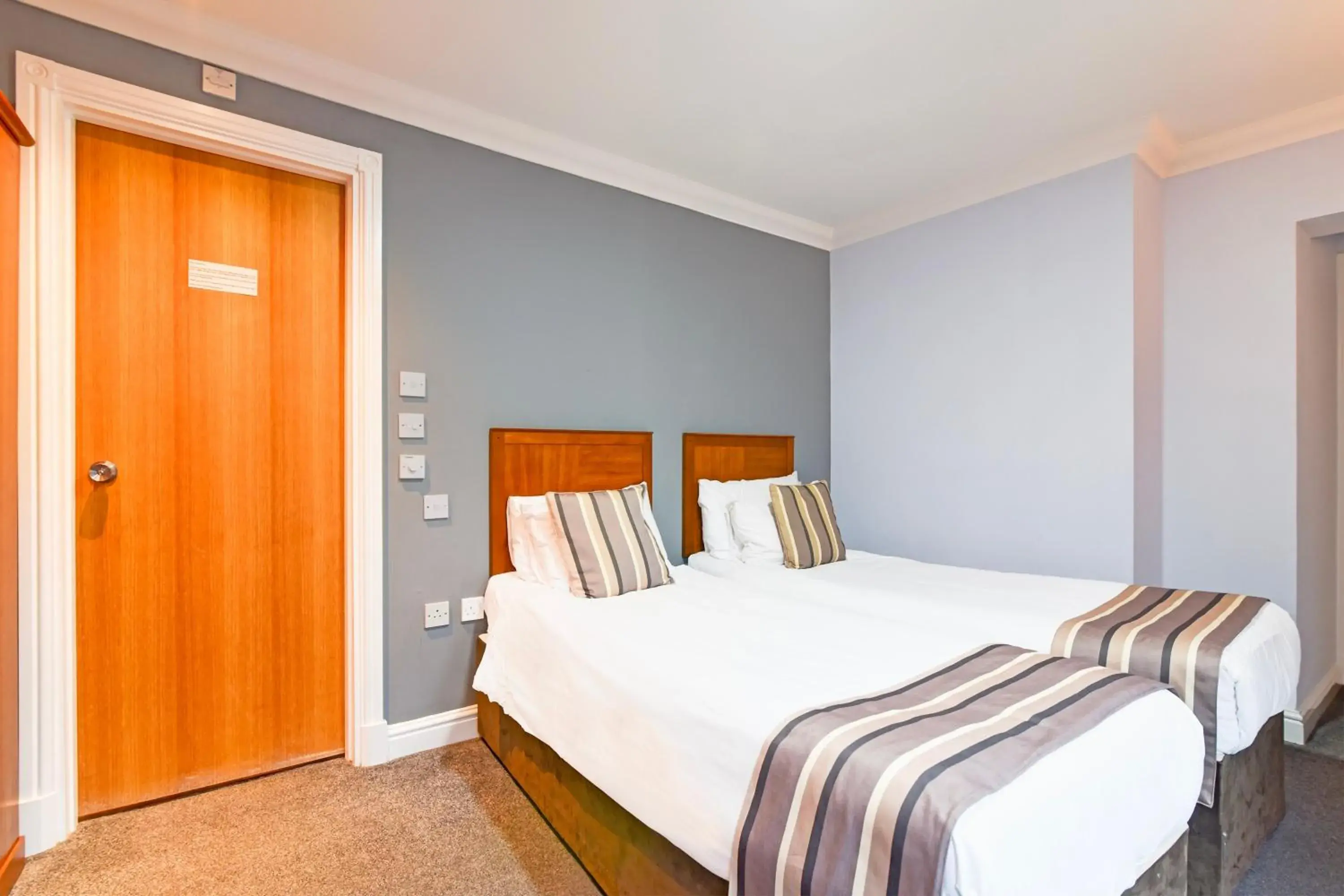 Twin Room in Aston Court Derby City Centre by Belvilla Twin Room in Aston Court Derby City Centre by Belvilla