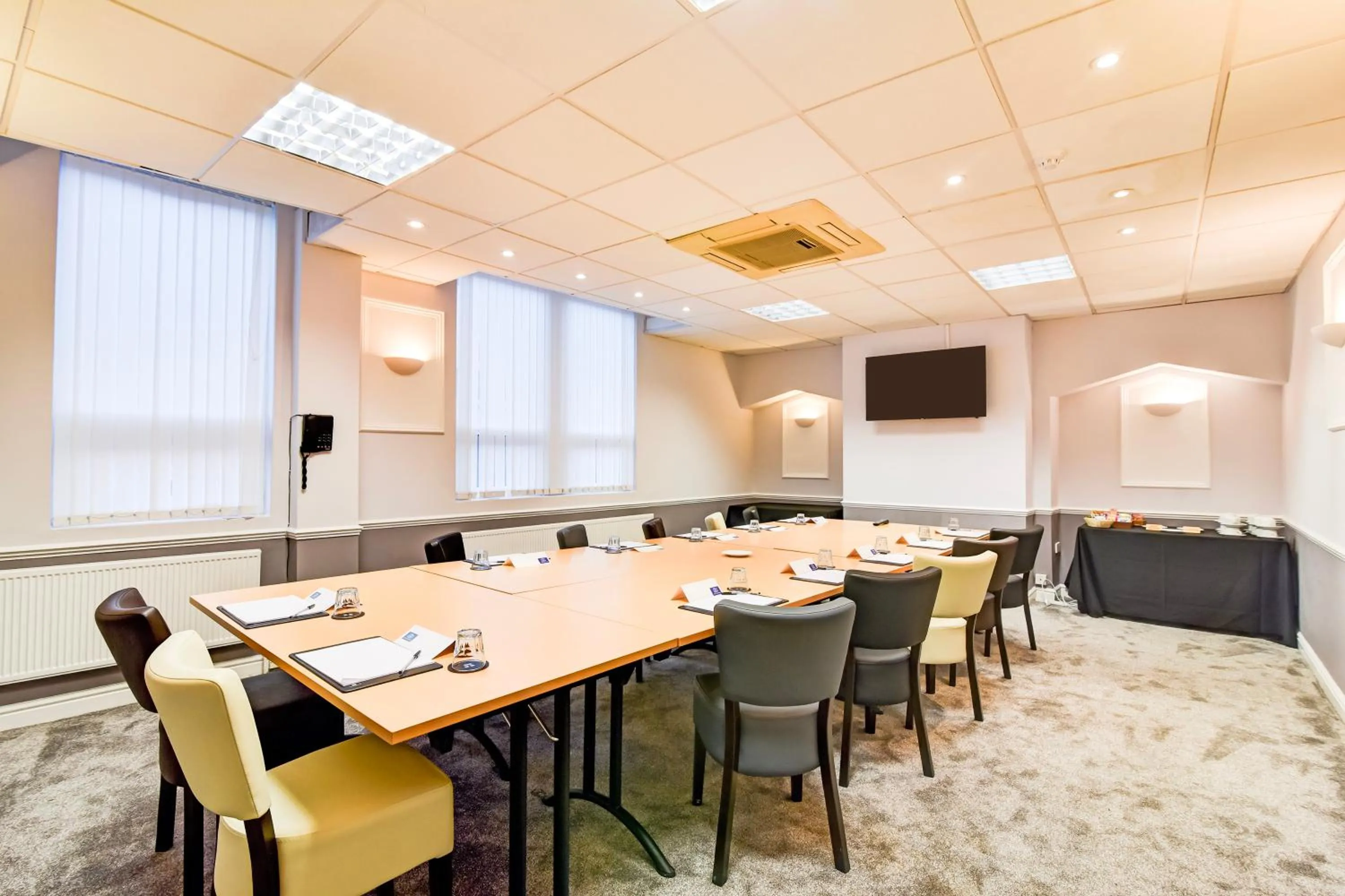 Meeting/conference room in Aston Court Derby City Centre by Belvilla