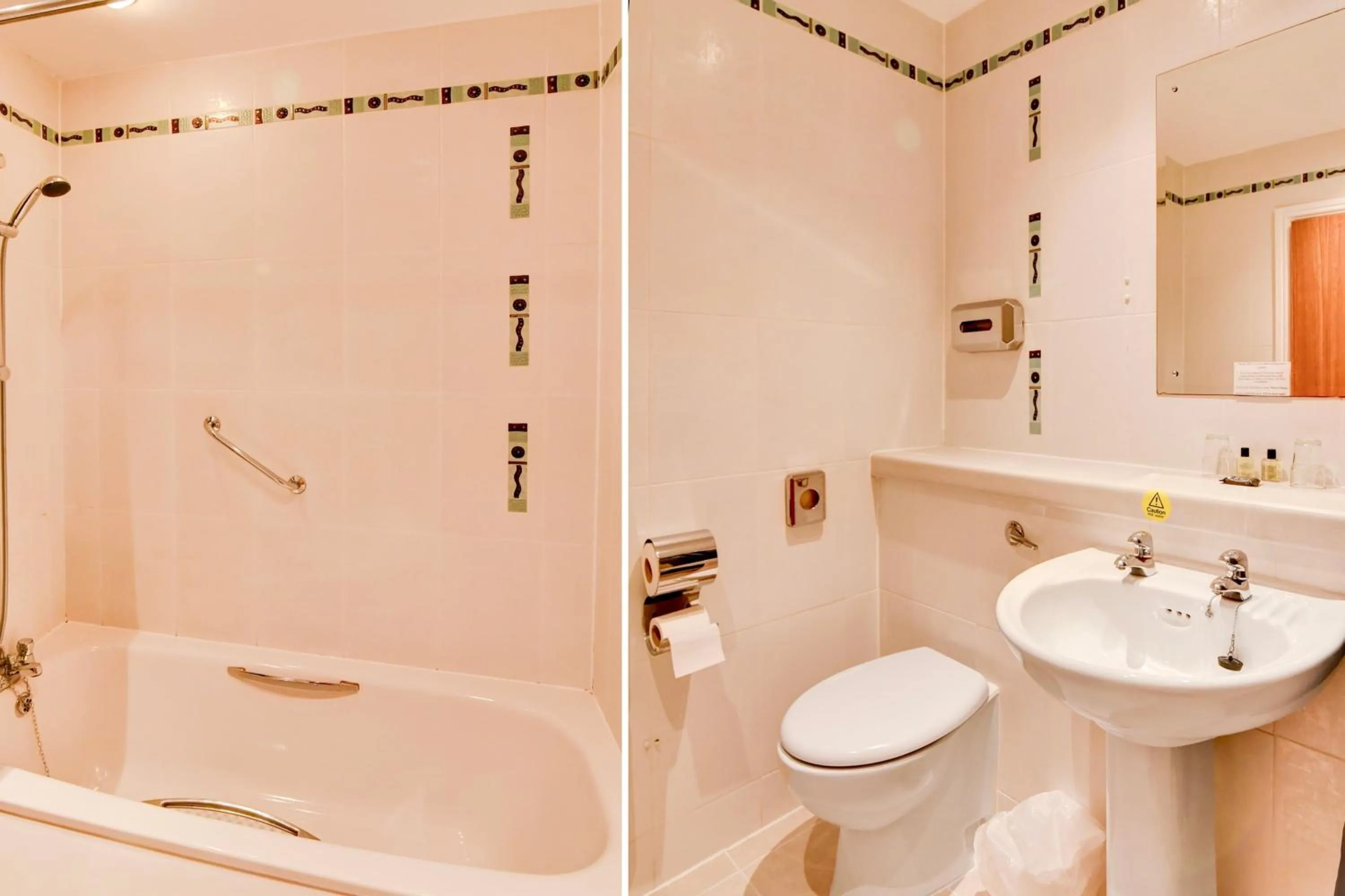 Bathroom in Aston Court Derby City Centre by Belvilla