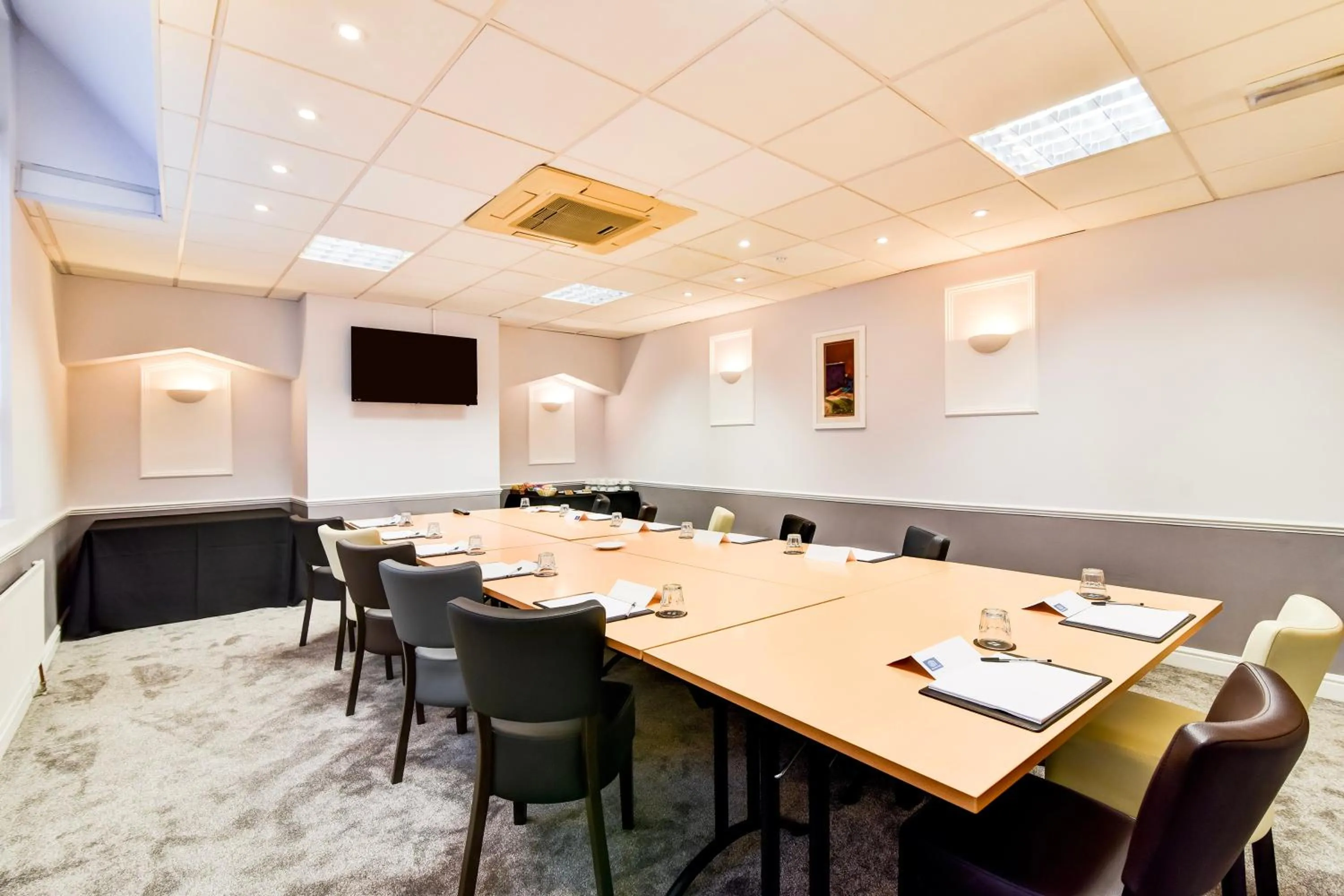 Meeting/conference room in Aston Court Derby City Centre by Belvilla