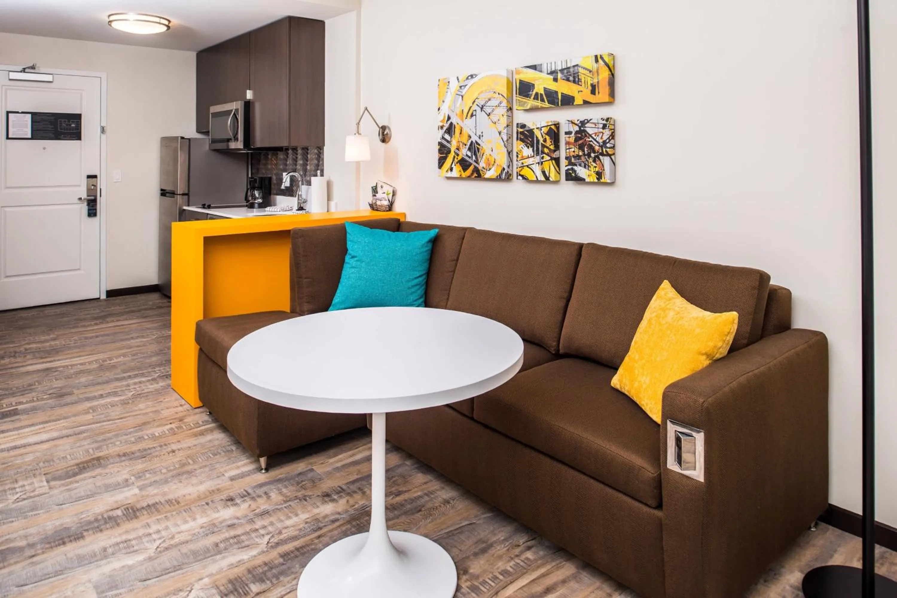 Living room in Residence Inn by Marriott Pittsburgh Oakland/University Place