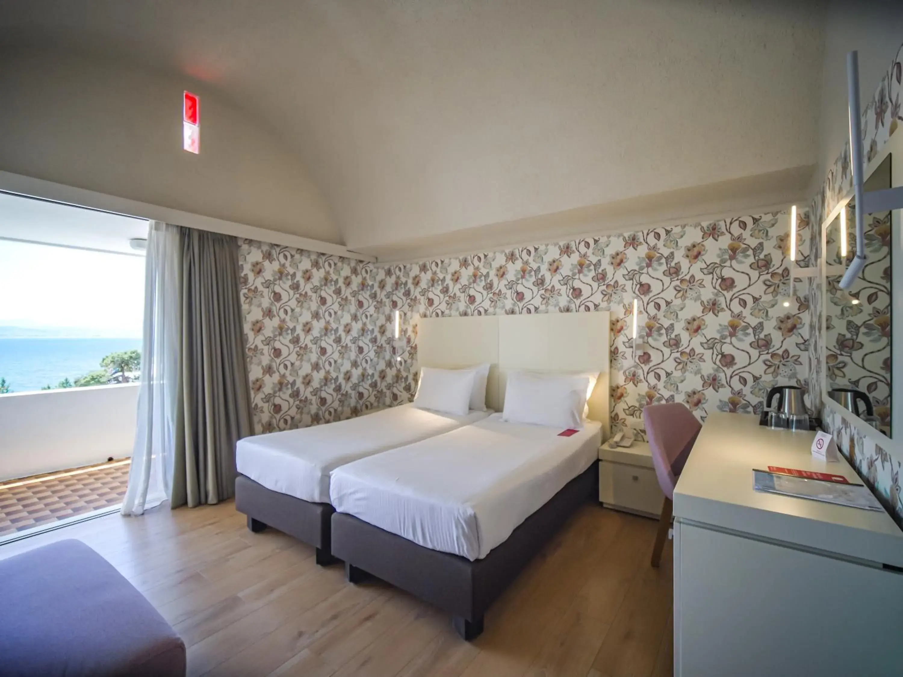 Bungalow with Sea View in Ramada Loutraki Poseidon Resort Bungalow with Sea View in Ramada Loutraki Poseidon Resort