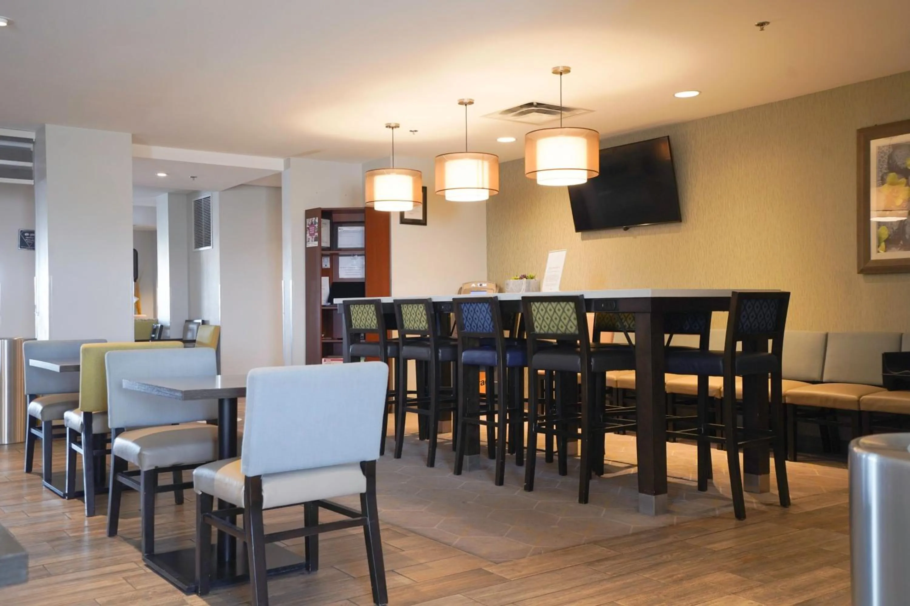 Breakfast in Fairfield Inn & Suites by Marriott Airdrie
