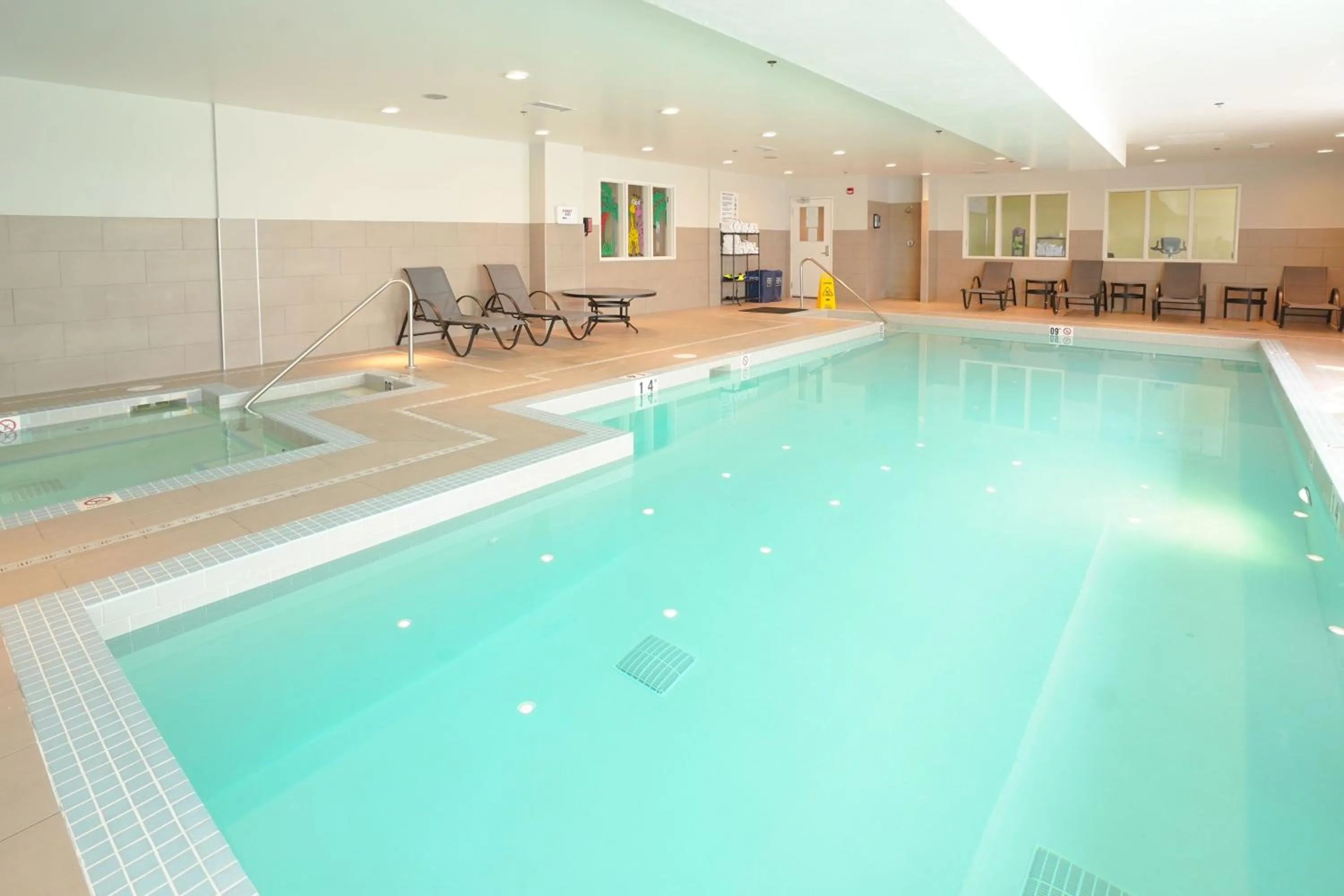 Swimming pool in Fairfield Inn & Suites by Marriott Airdrie