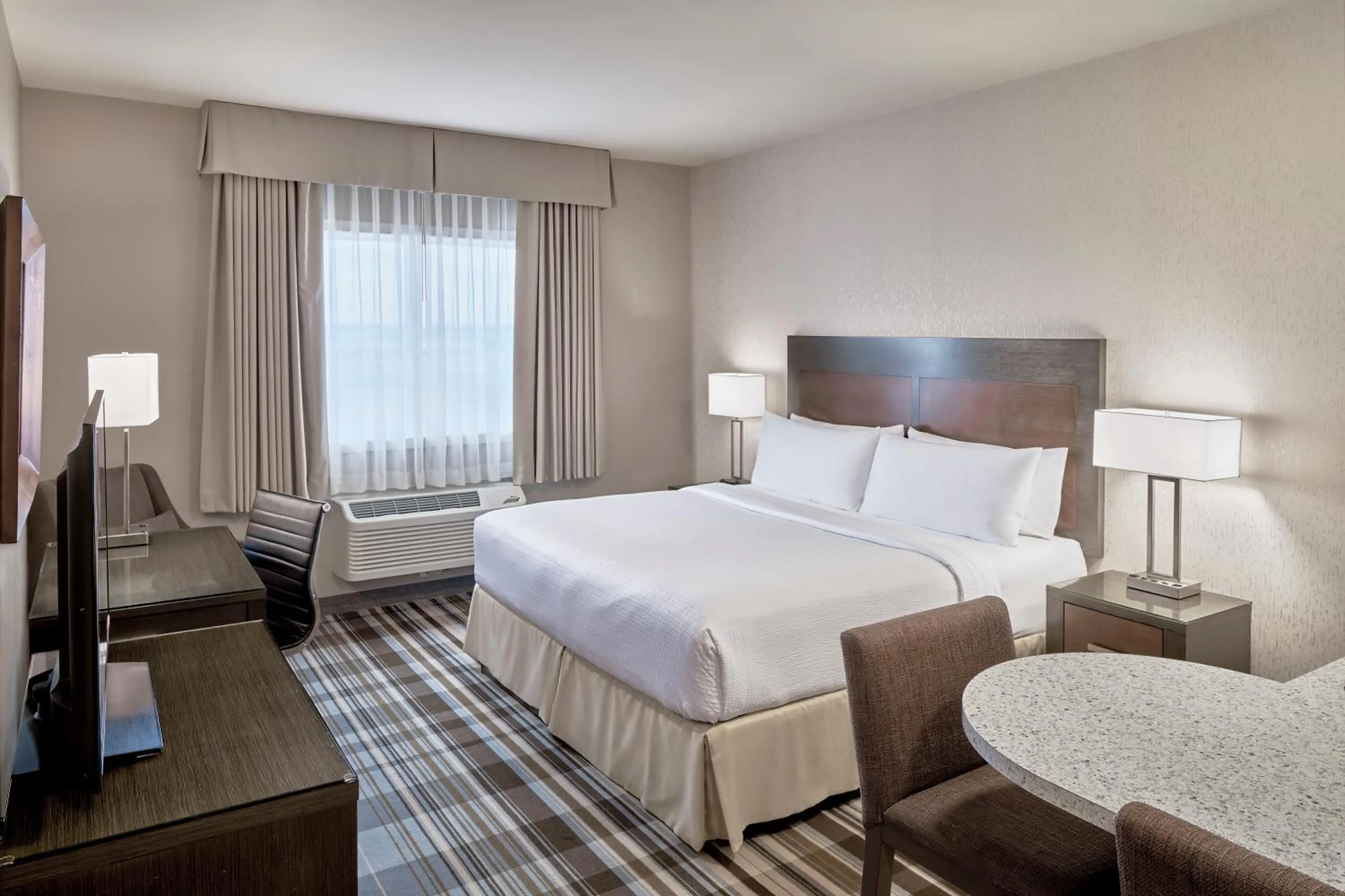 Bedroom, Bed in Fairfield Inn & Suites by Marriott Airdrie