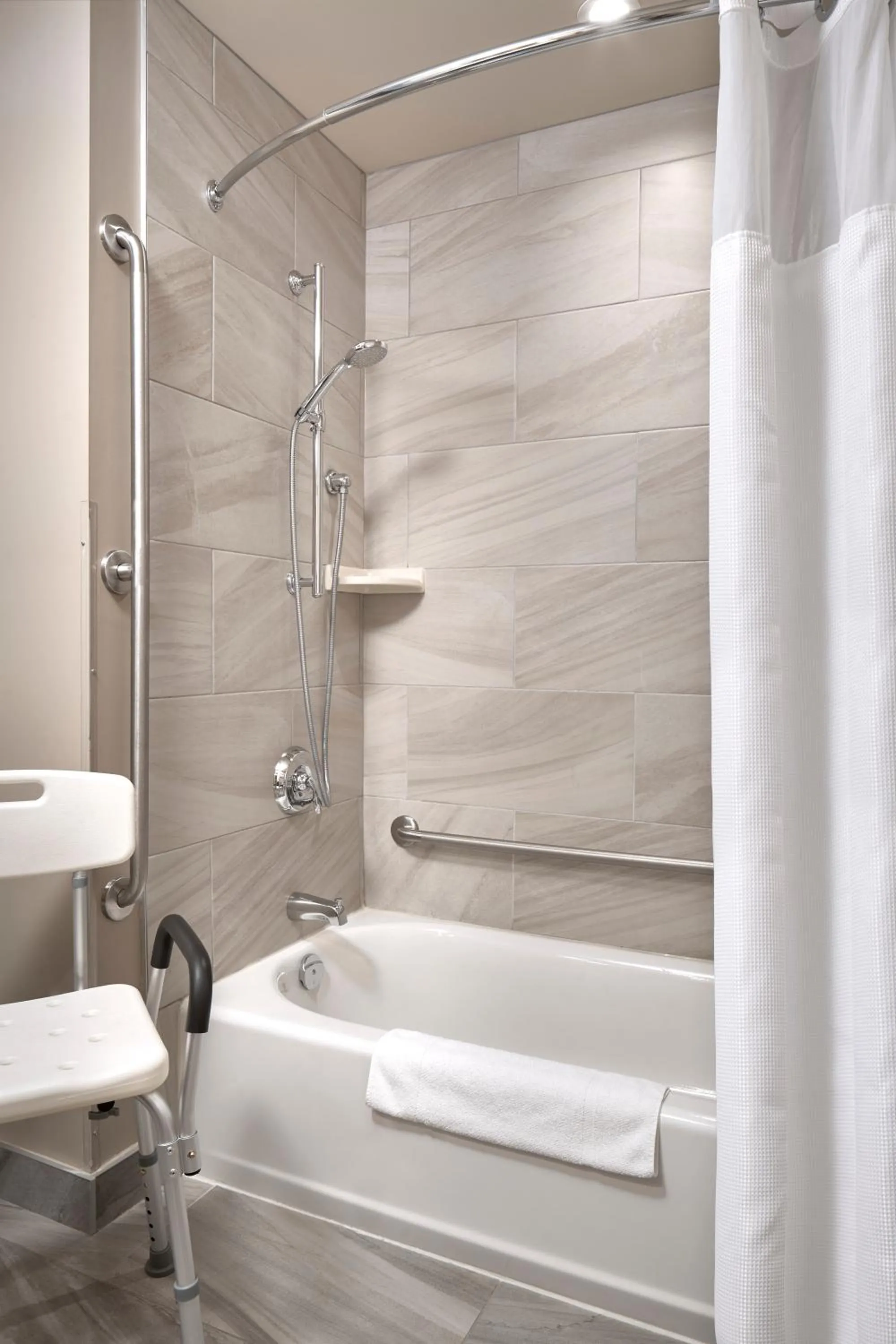 Bath in Fairfield Inn & Suites by Marriott Airdrie