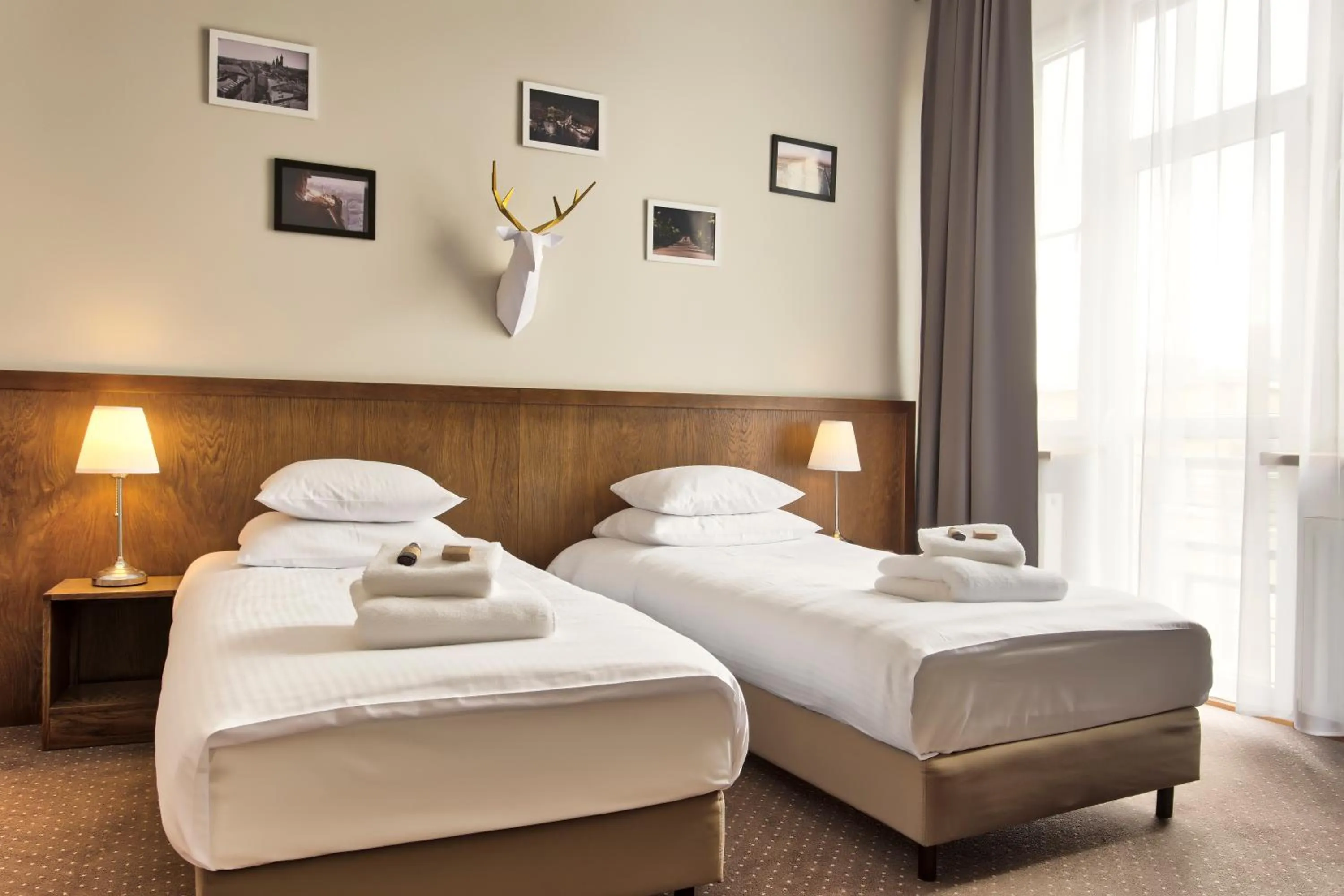 Balcony/Terrace, Bed in Daniel Griffin Aparthotel by Artery Hotels