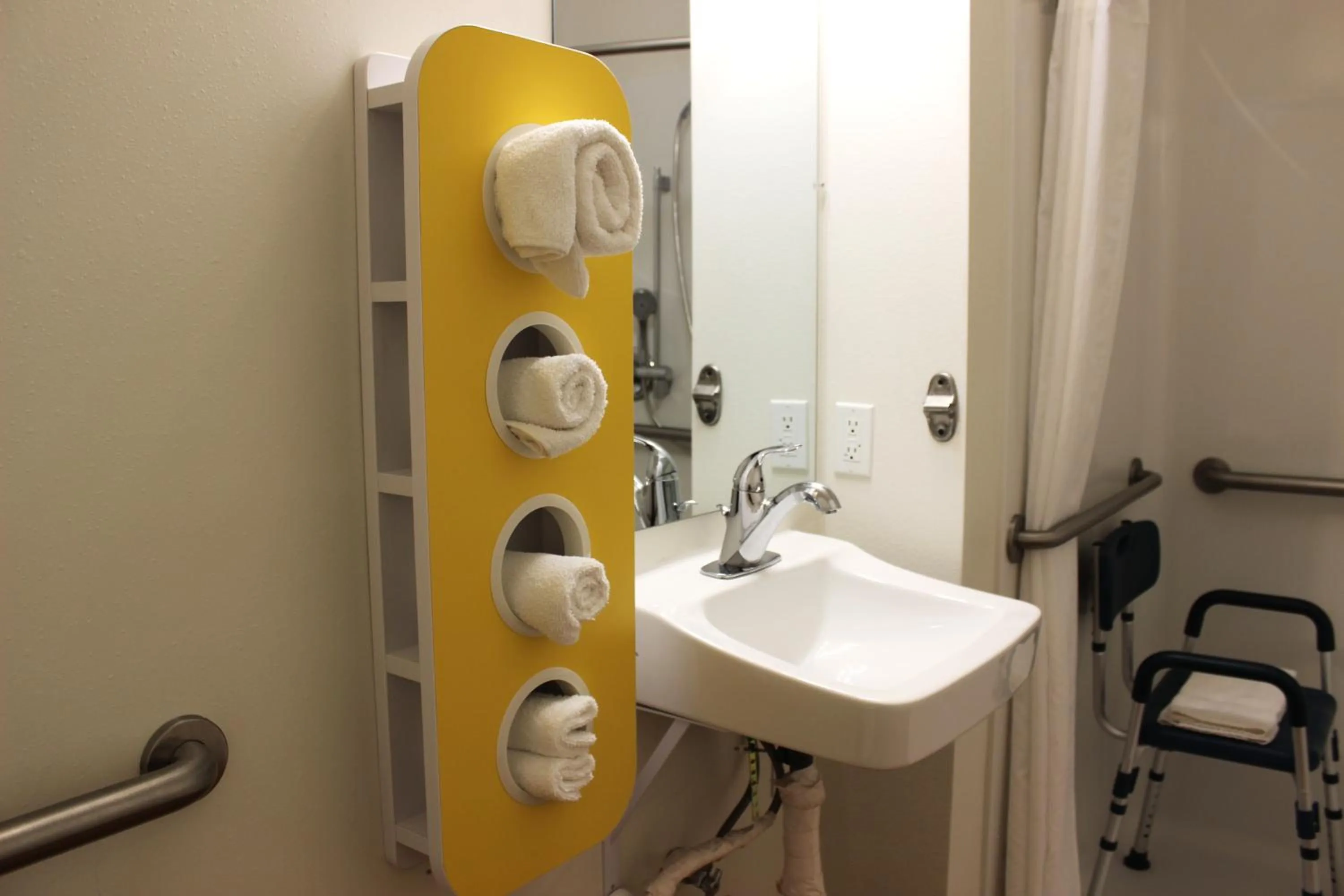 Bathroom in Motel 6 Rexburg, ID