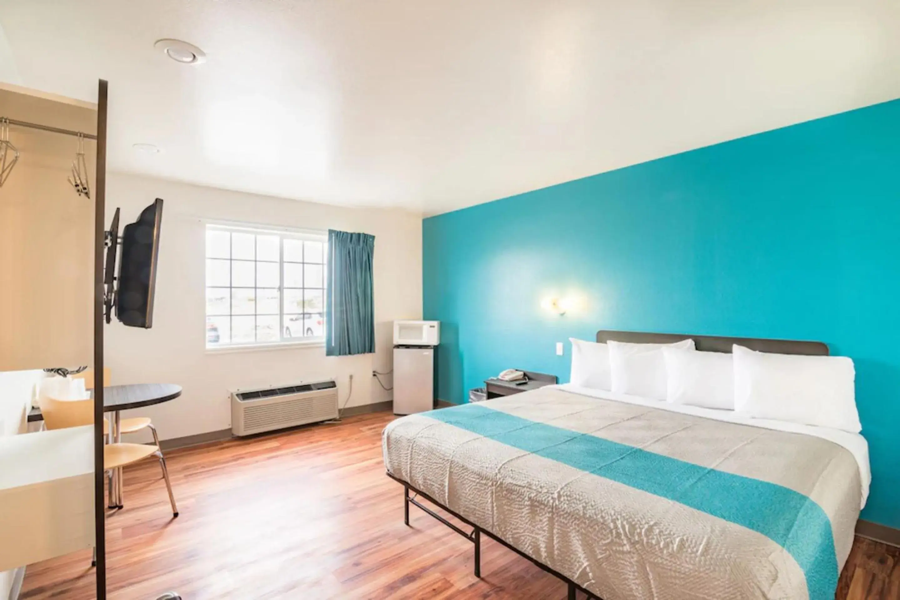 King Room - Disability Access - Non-Smoking in Motel 6-Rigby, ID King Room - Disability Access - Non-Smoking in Motel 6-Rigby, ID