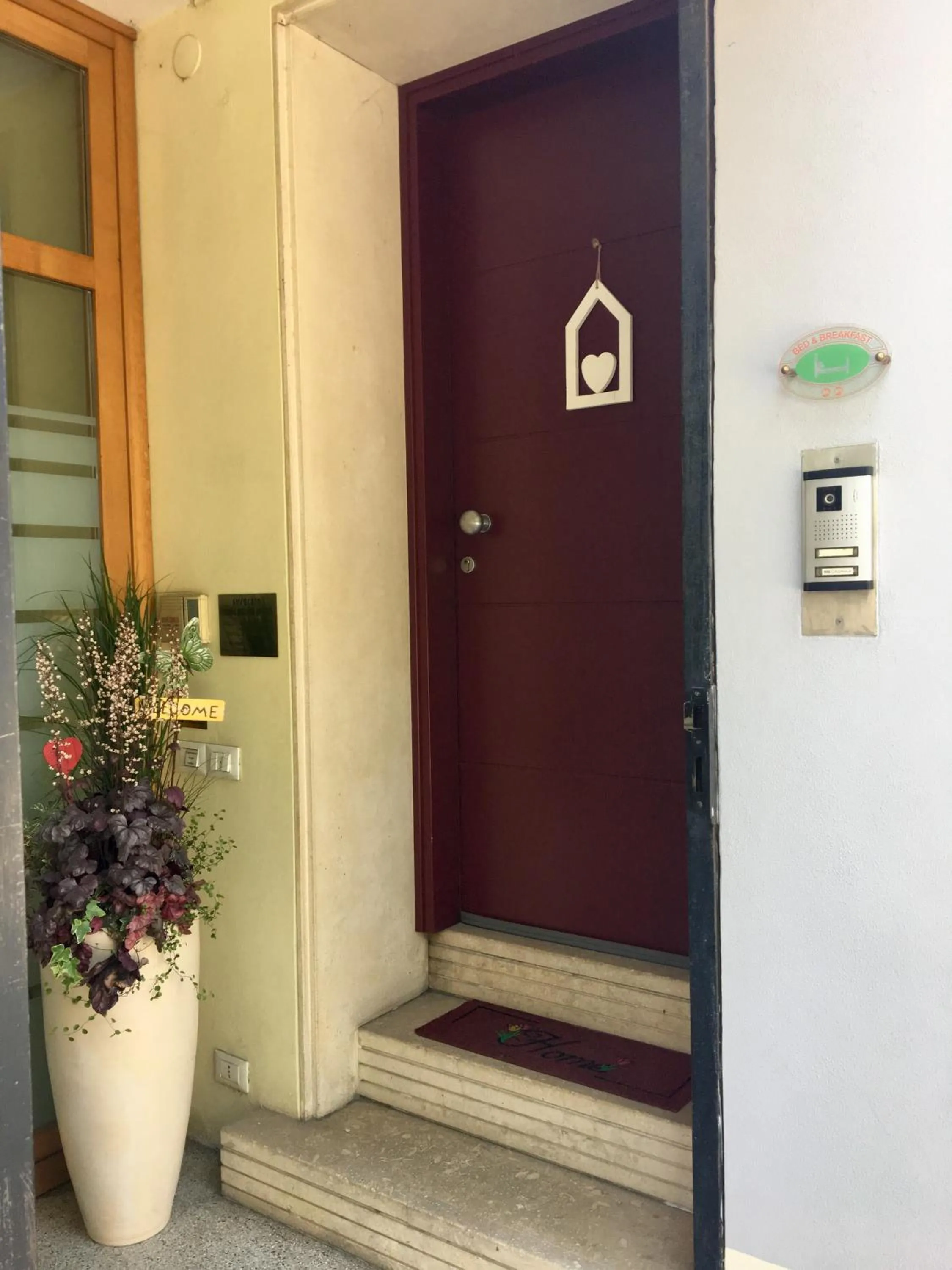Facade/entrance in B&B CASA mia - camere in appartamento privato -