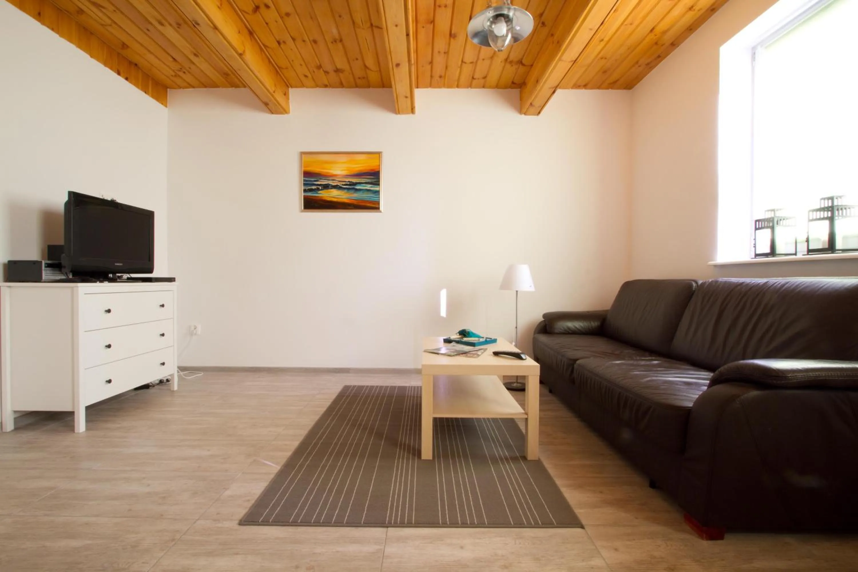 Communal lounge/ TV room in Zorza