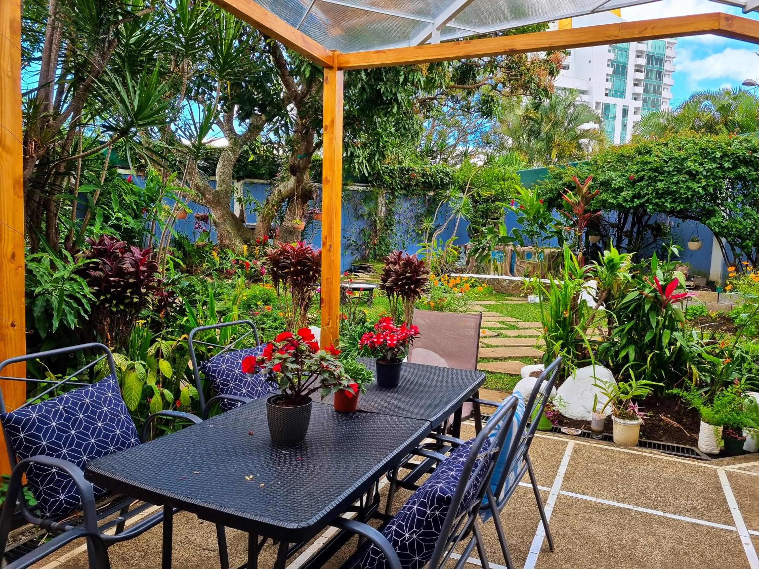 Patio in Casa Jardin del Mango