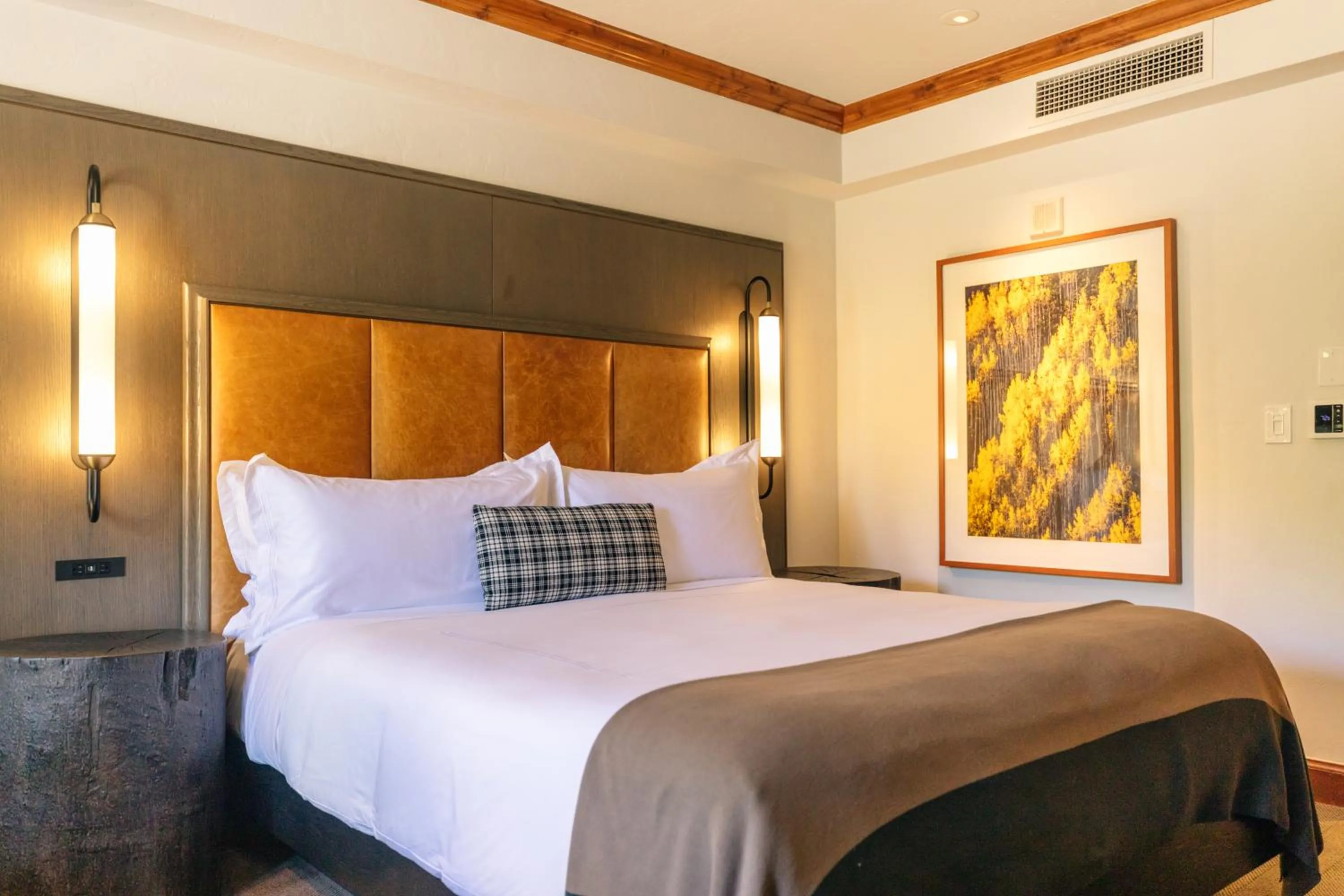 Bed in The Hythe, a Luxury Collection Resort, Vail