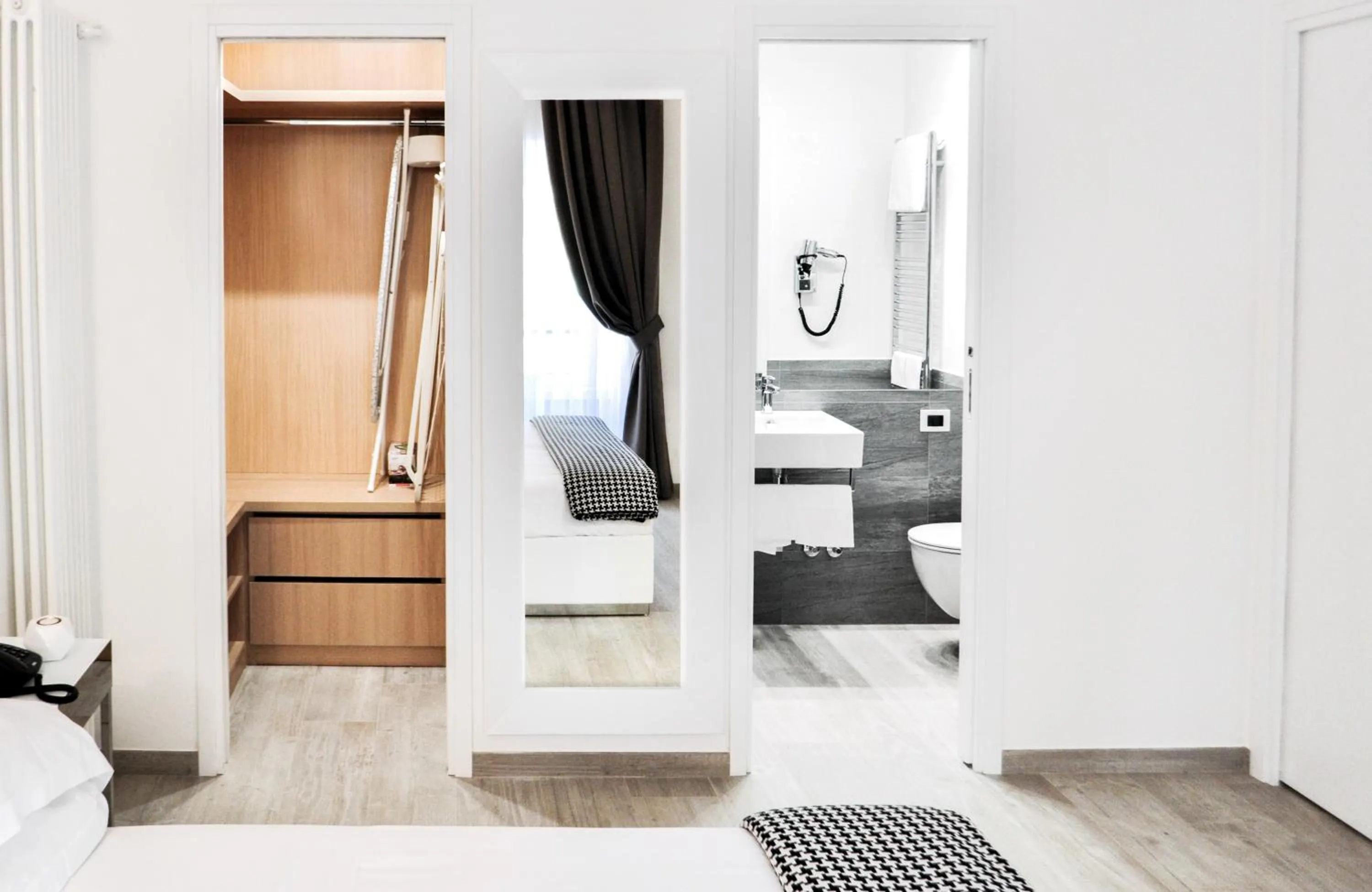 Bedroom, Bed in LHP Suite Roma Termini