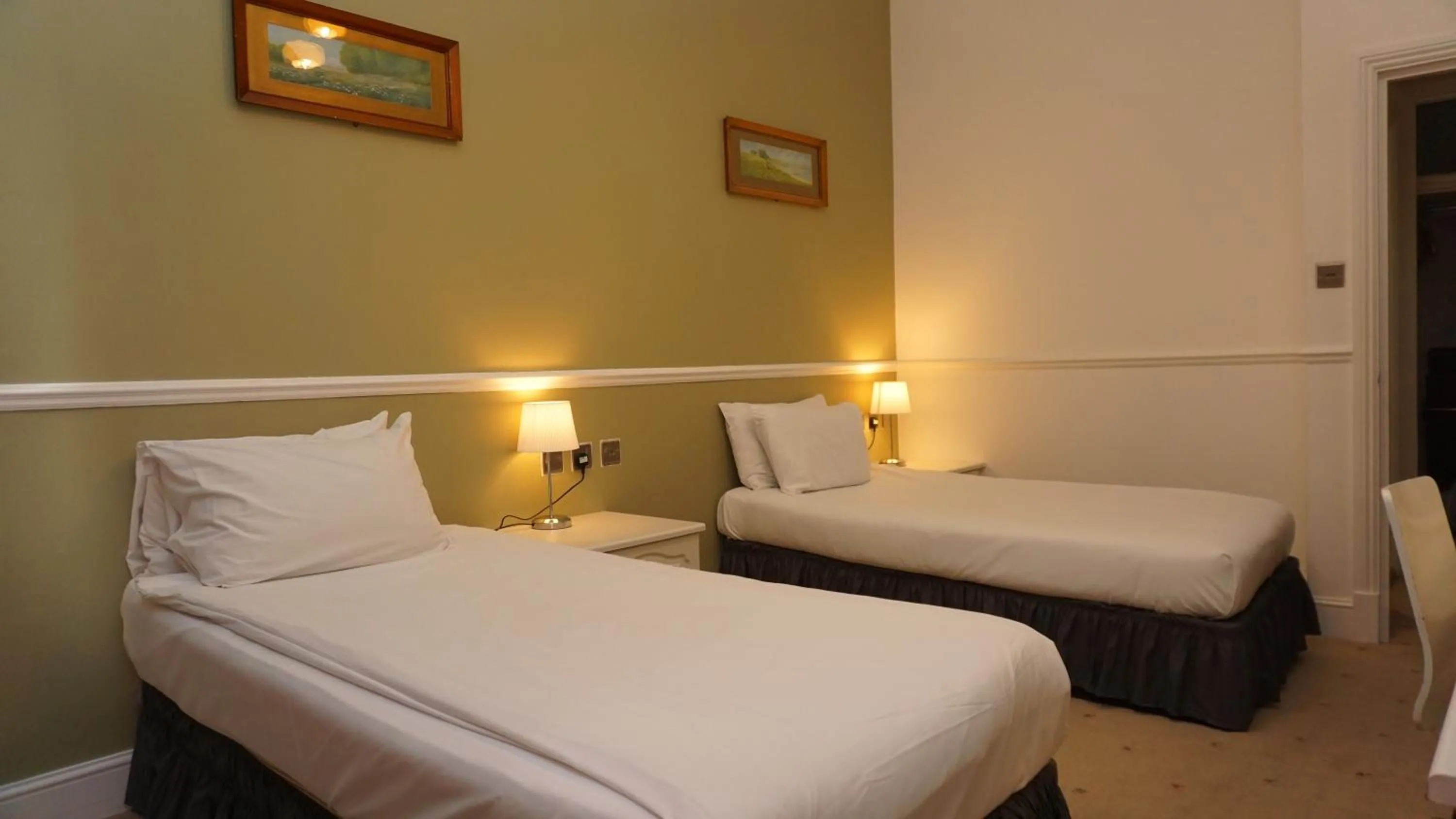 Bed in Albany, Brighton & Hove