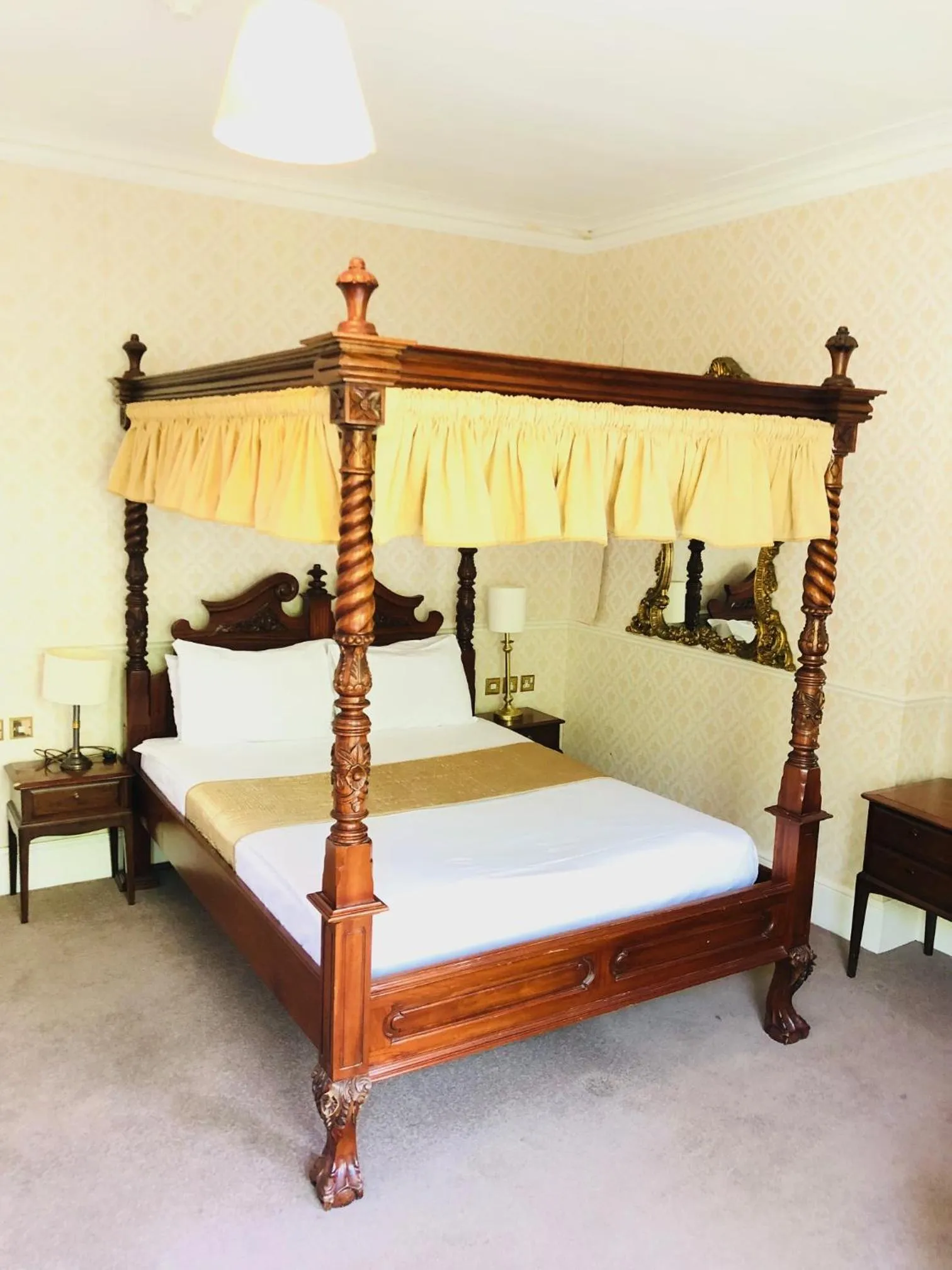 Bed in Albany, Brighton & Hove