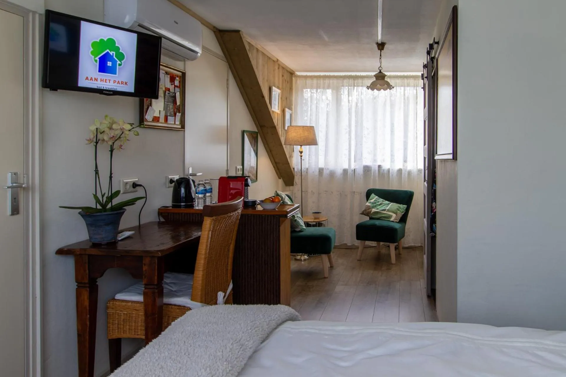 Other, Bed in B&B Aan het Park Eindhoven