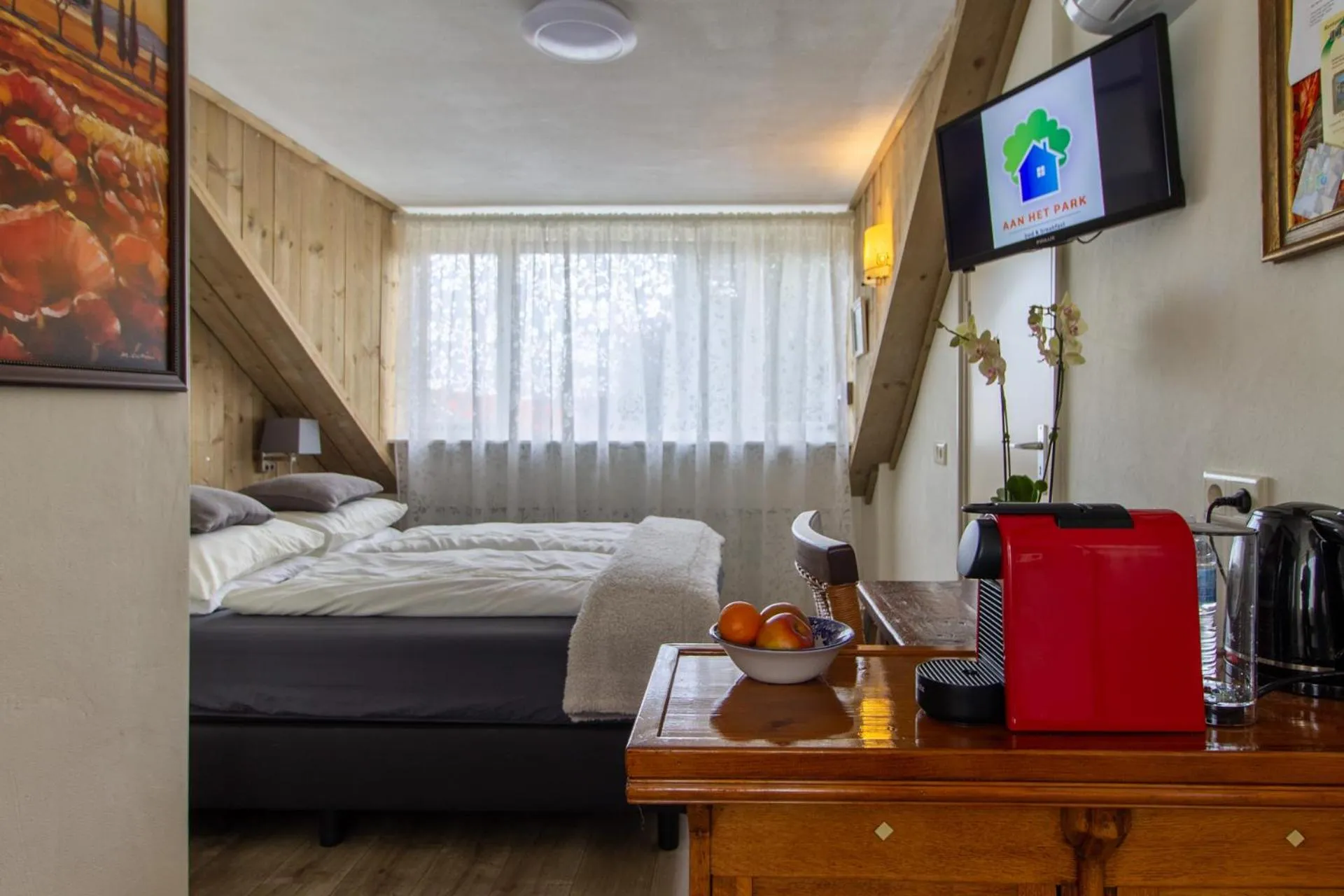 Photo of the whole room, Bed in B&B Aan het Park Eindhoven