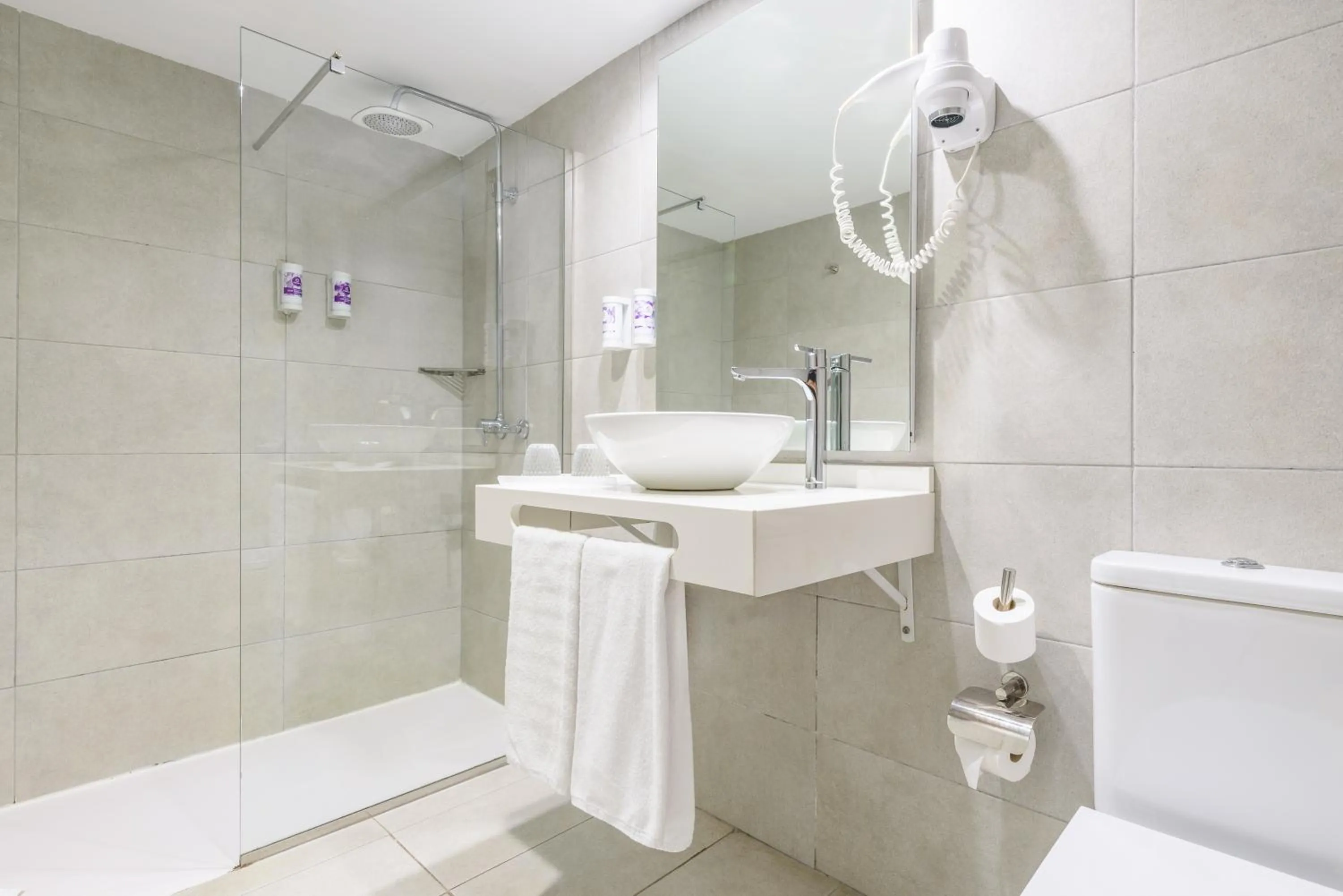 Bathroom in FERGUS Cactus Garden