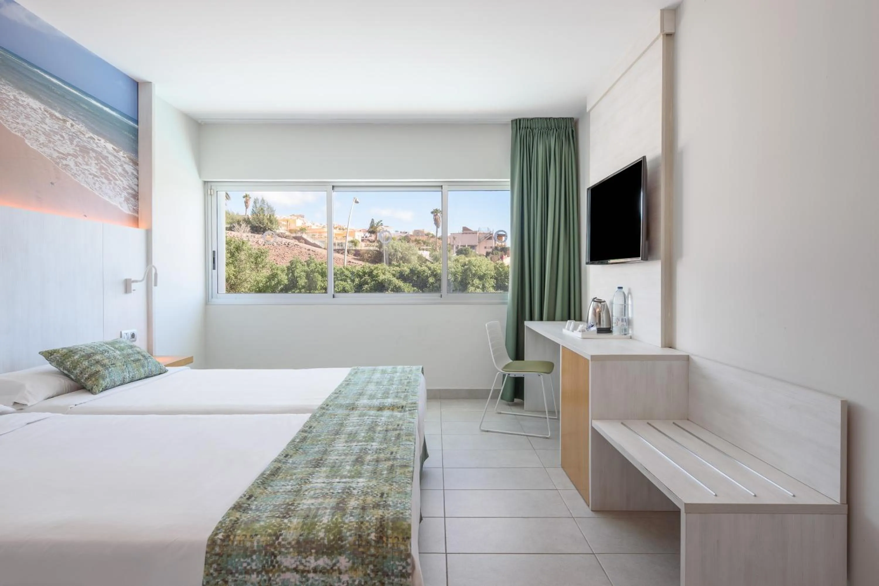 Photo of the whole room, Bed in FERGUS Cactus Garden