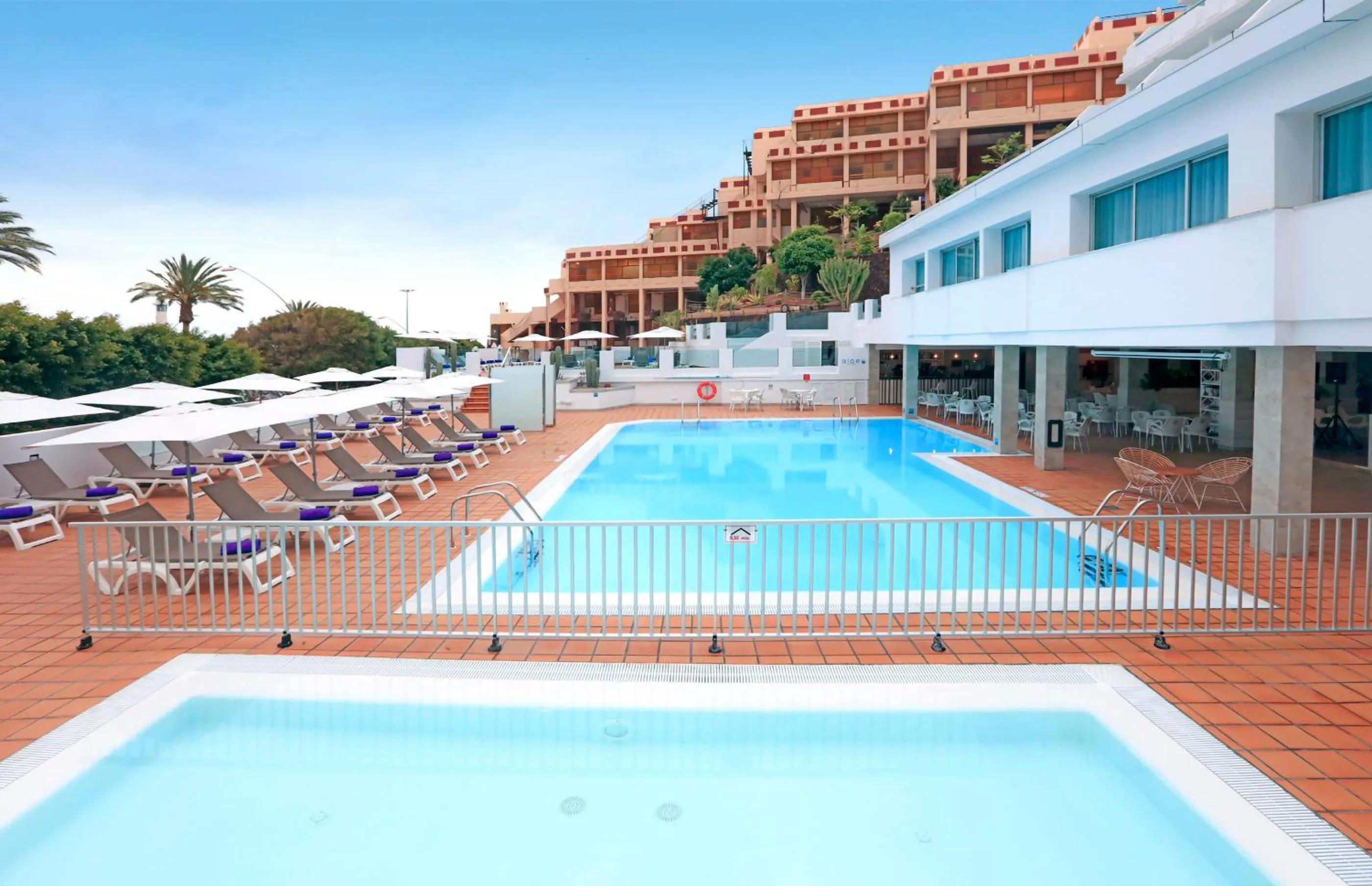 Swimming pool in FERGUS Cactus Garden
