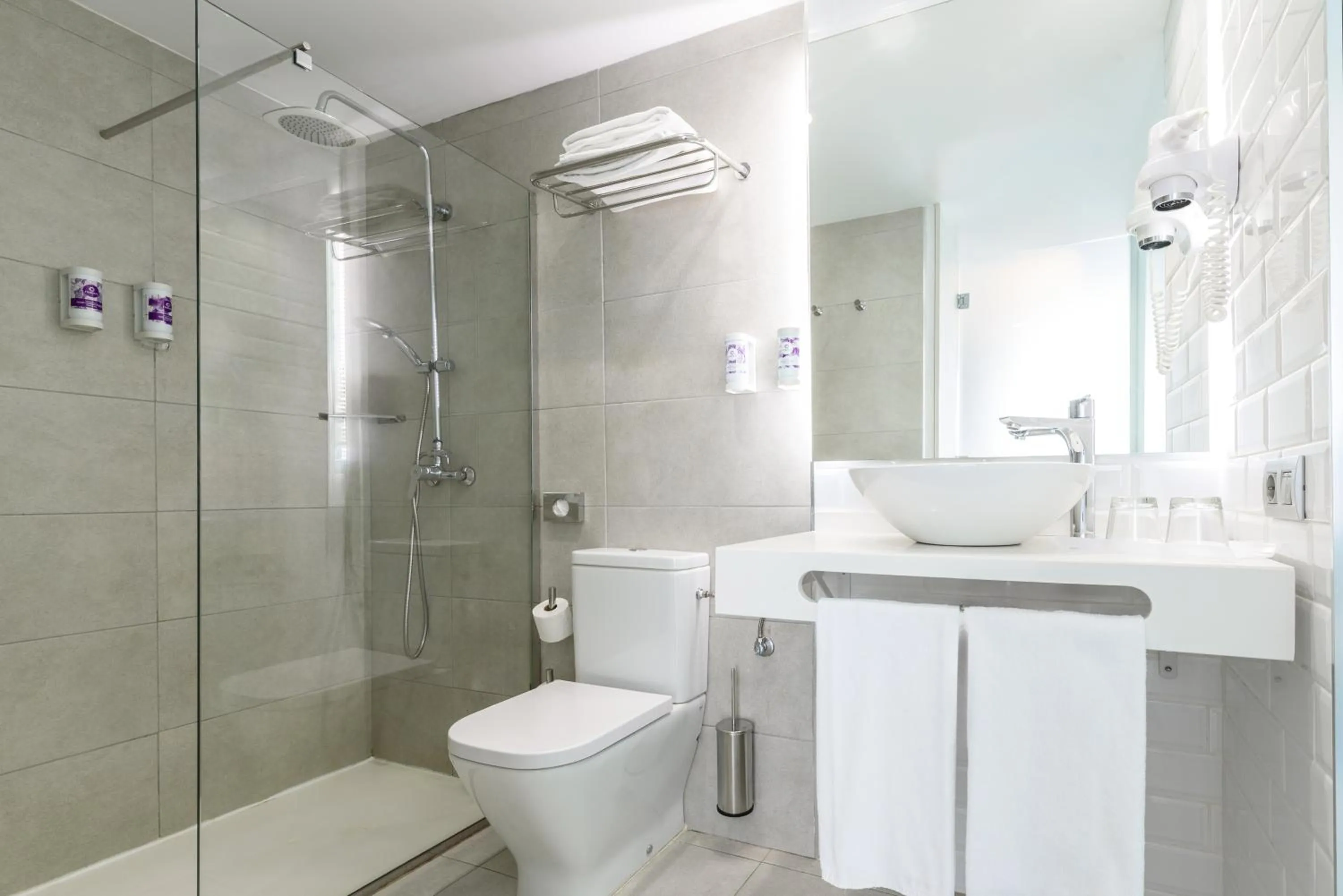 Bathroom in FERGUS Cactus Garden