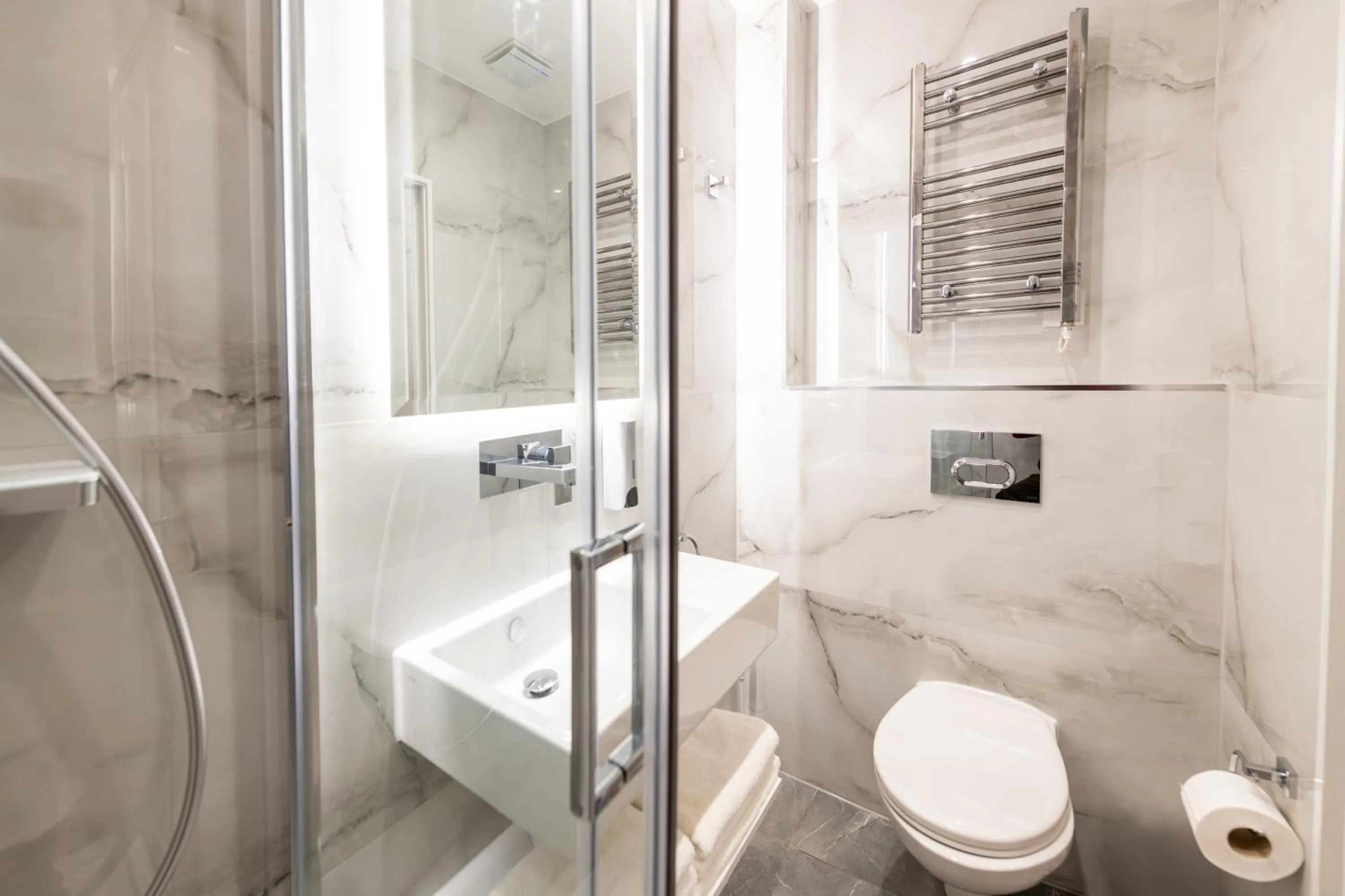 Bathroom in NOX Golders Green