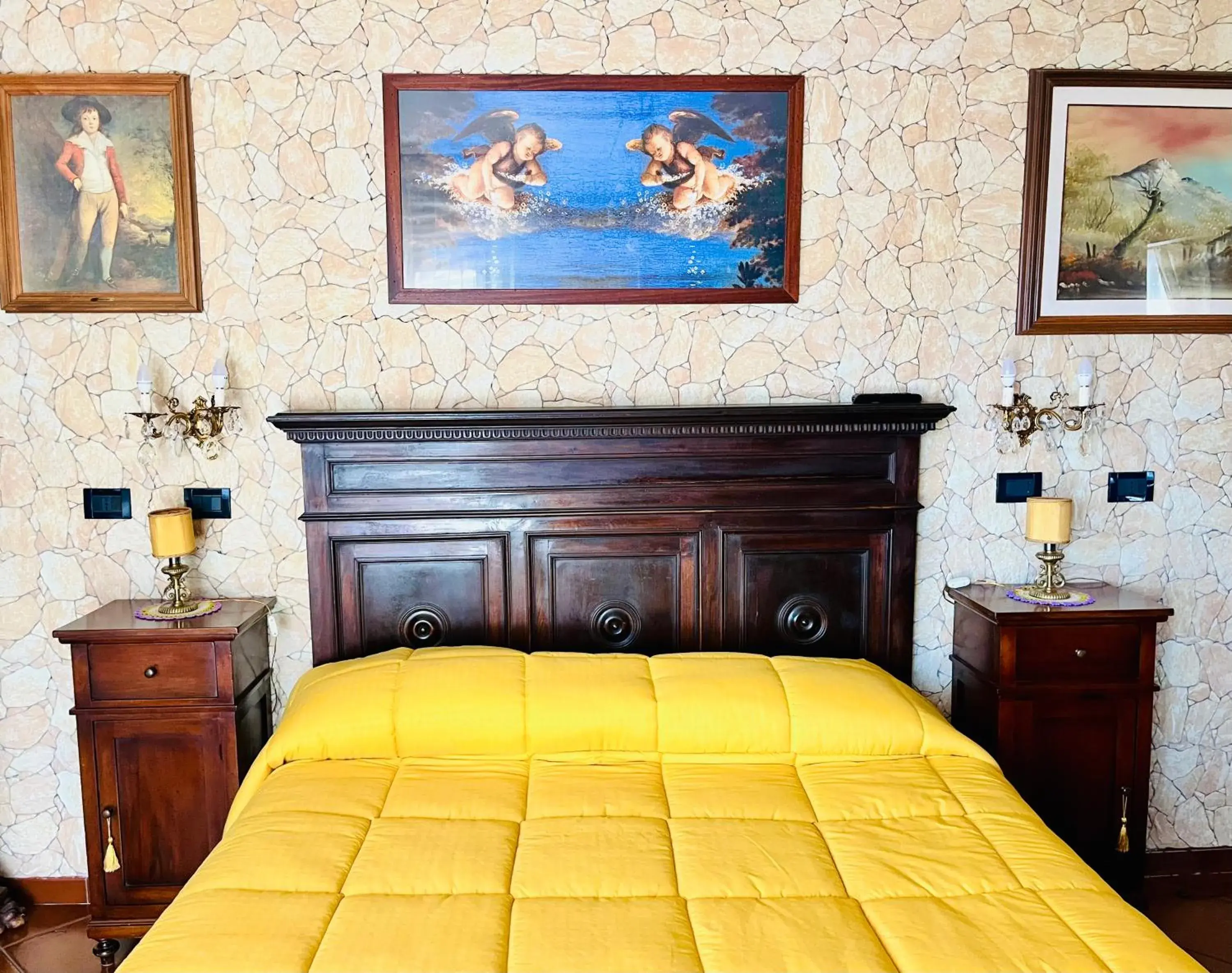 Queen Room with Garden View in La Mammola Bed&Breakfast Queen Room with Garden View in La Mammola Bed&Breakfast