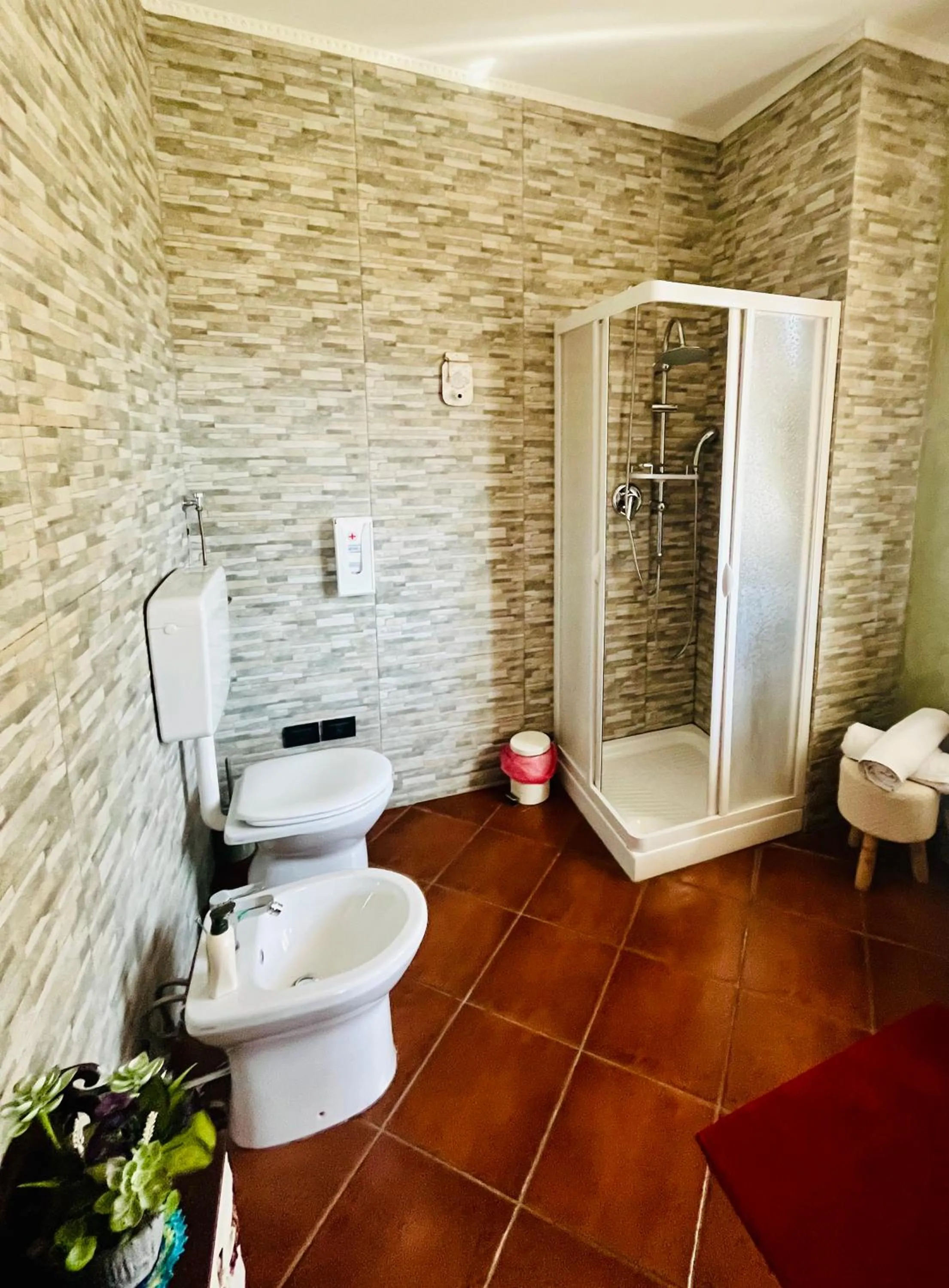 Shower in La Mammola Bed&Breakfast